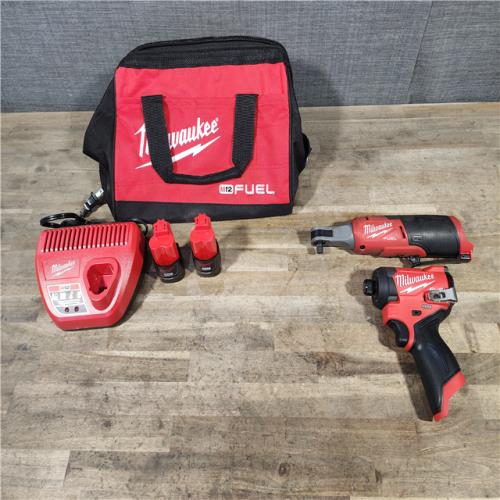 HOUSTON LOCATION - AS-IS MILWAUKEE 2 TOOL COMBO KIT W/ (2) BATTERY & CHARGER