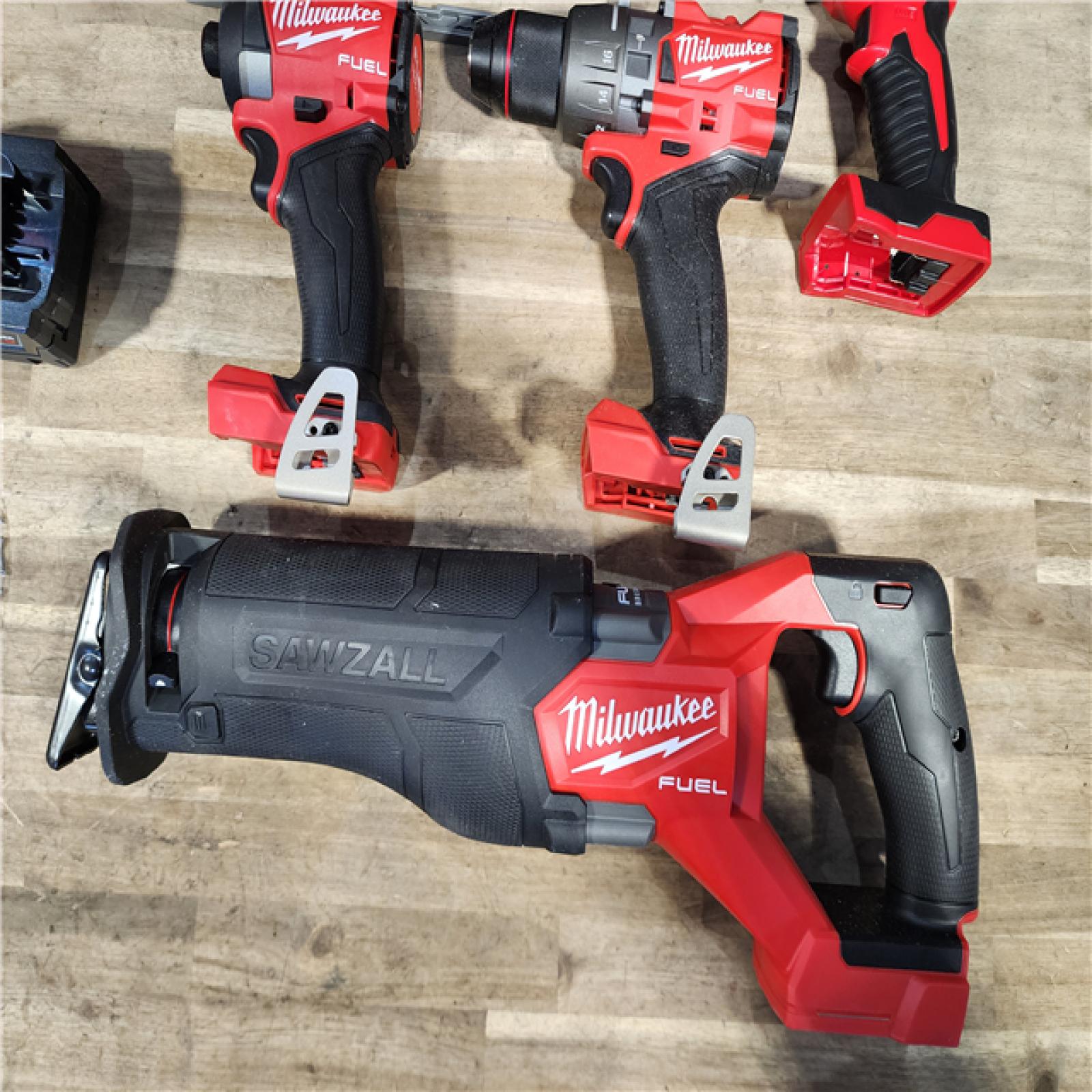 HOUSTON LOCATION - AS-IS Milwaukee 5 Tool Combo Kit W/ (2) Battery & Charger