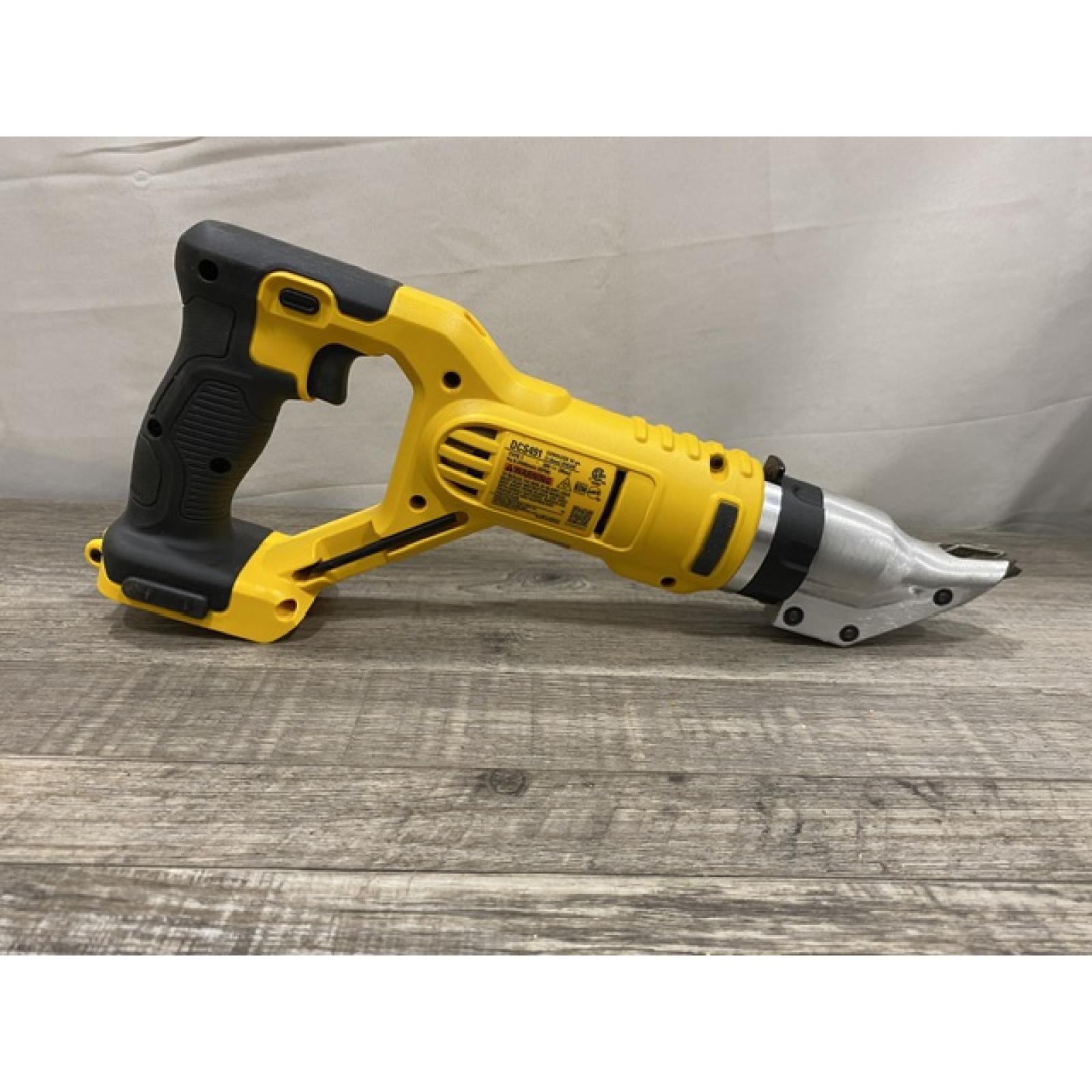 AS-IS DEWALT 20V MAX Cordless 18-Gauge Swivel Head Shears (Tool Only)