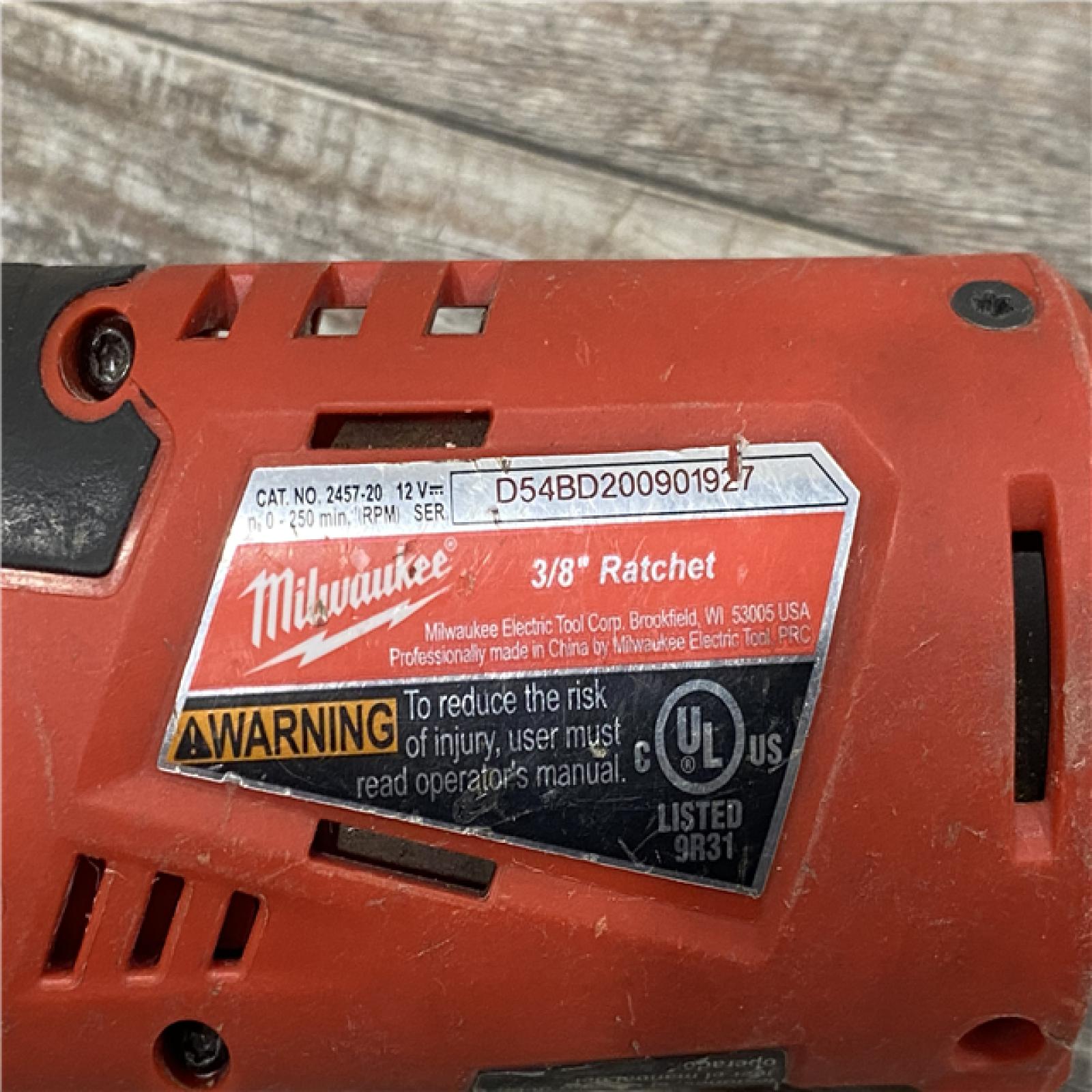 AS-IS Milwaukee 12V Lithium-Ion Cordless 3/8 in. Ratchet Kit