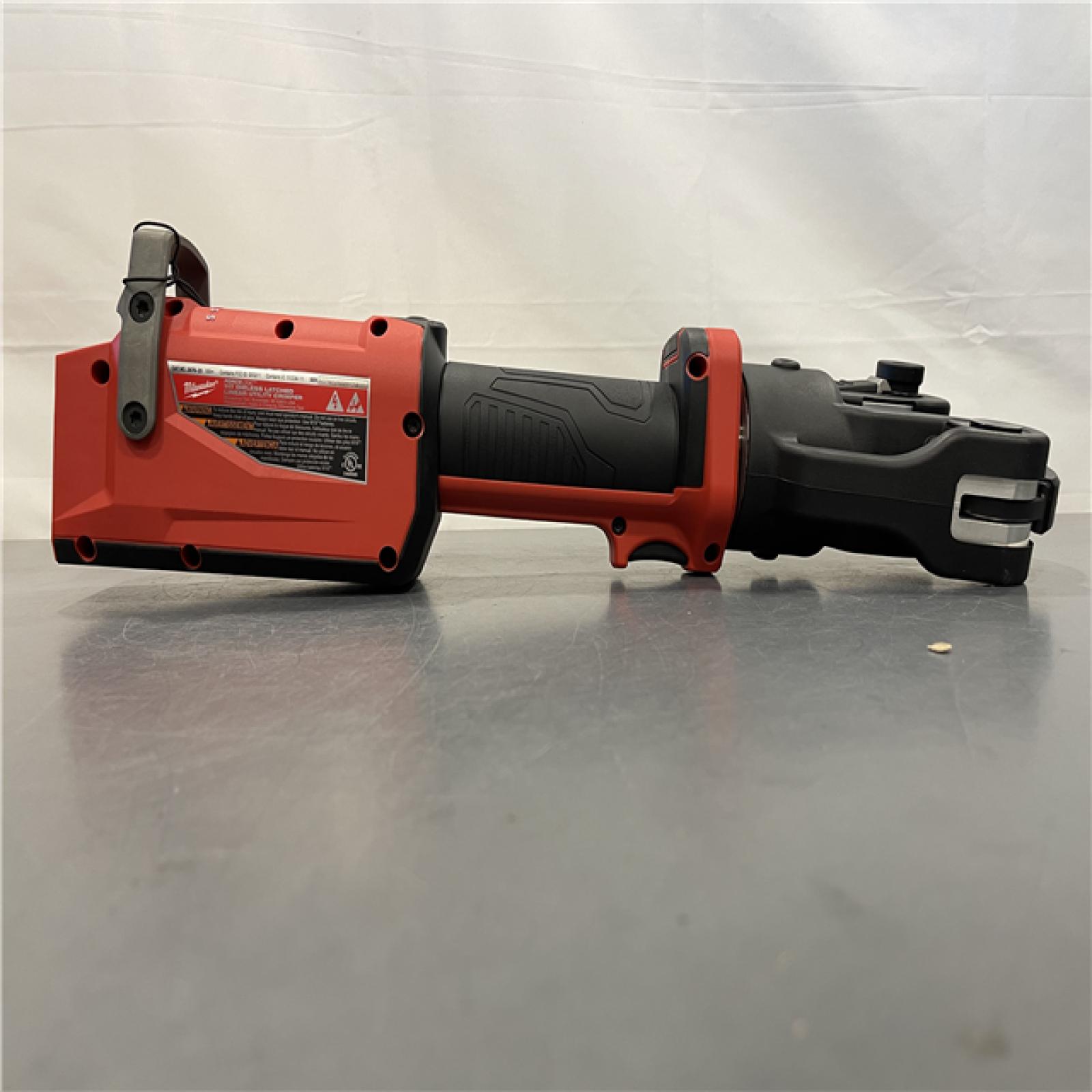 AS-IS - M18 ONE-KEY FORCE LOGIC 11-Ton Dieless Latched Linear Utility Crimper