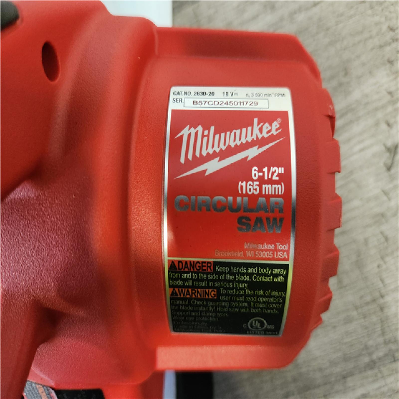 Phoenix Location Milwaukee M18 18V Lithium-Ion Cordless 6-1/2 in. Circular Saw (Tool-Only)