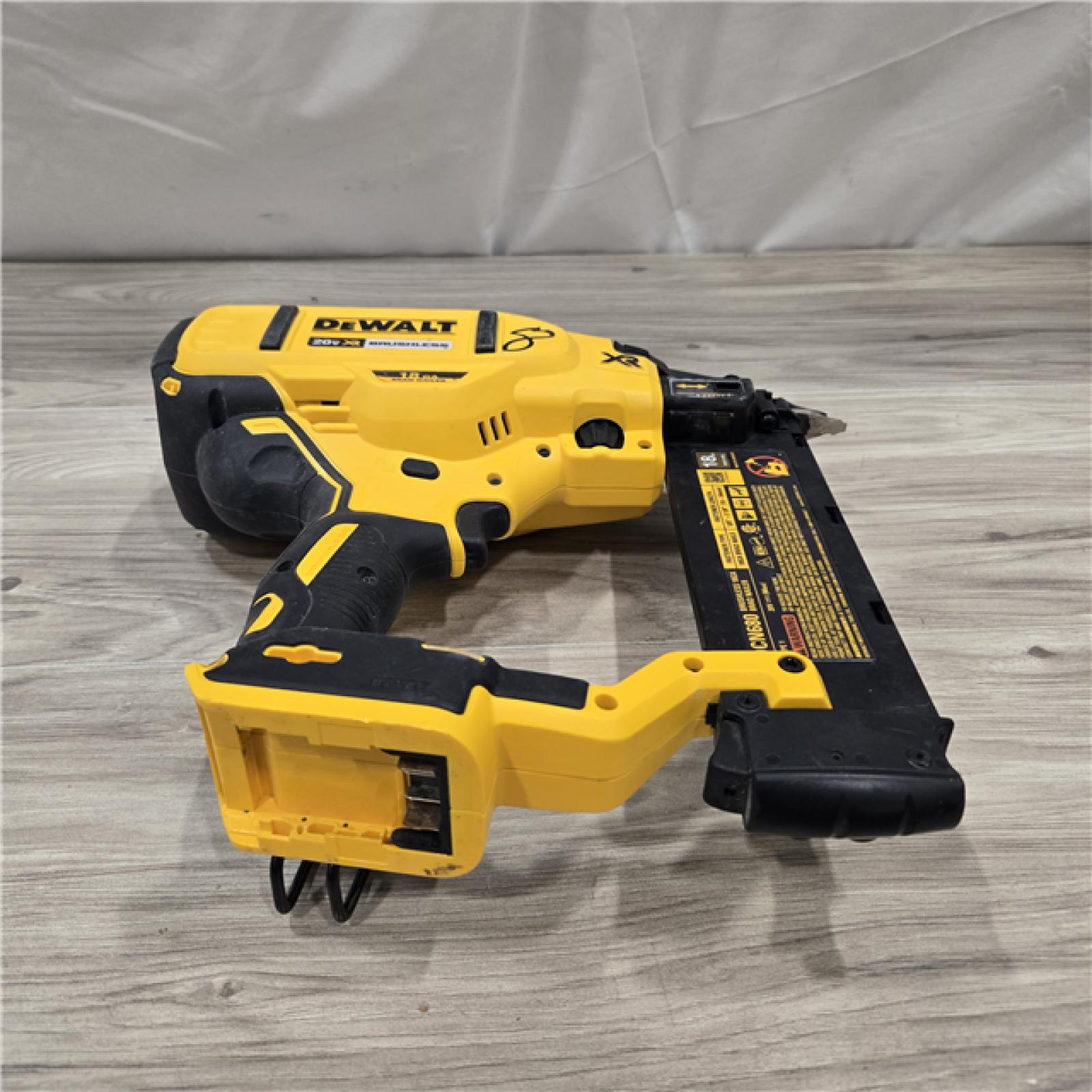 AS-IS DeWalt 20V MAX XR Cordless 18-Gauge Brad Nailer (Tool Only)