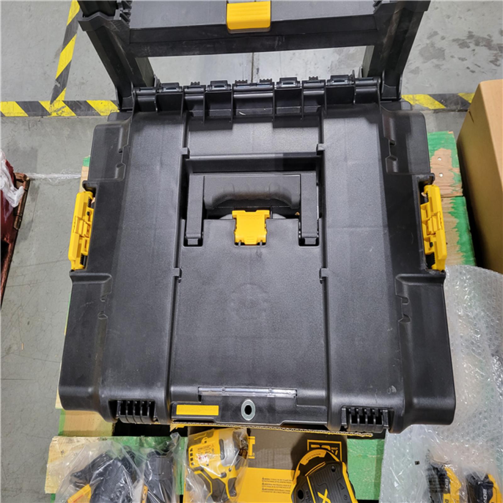 California AS-IS DEWALT 6 TOOL COMBO KIT 20V MAX BATTERY (2X)