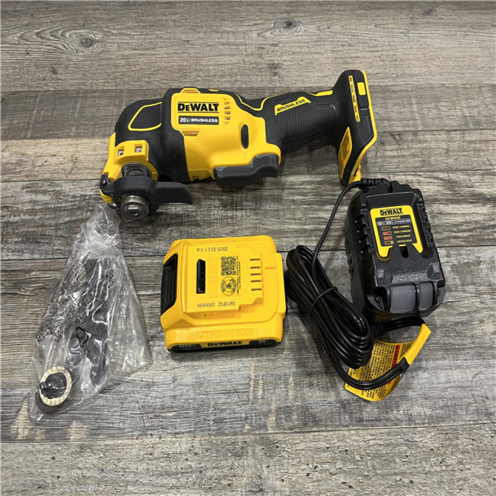 AS-IS DEWALT ATOMIC 20V MAX Cordless Brushless Oscillating Multi Tool Kit