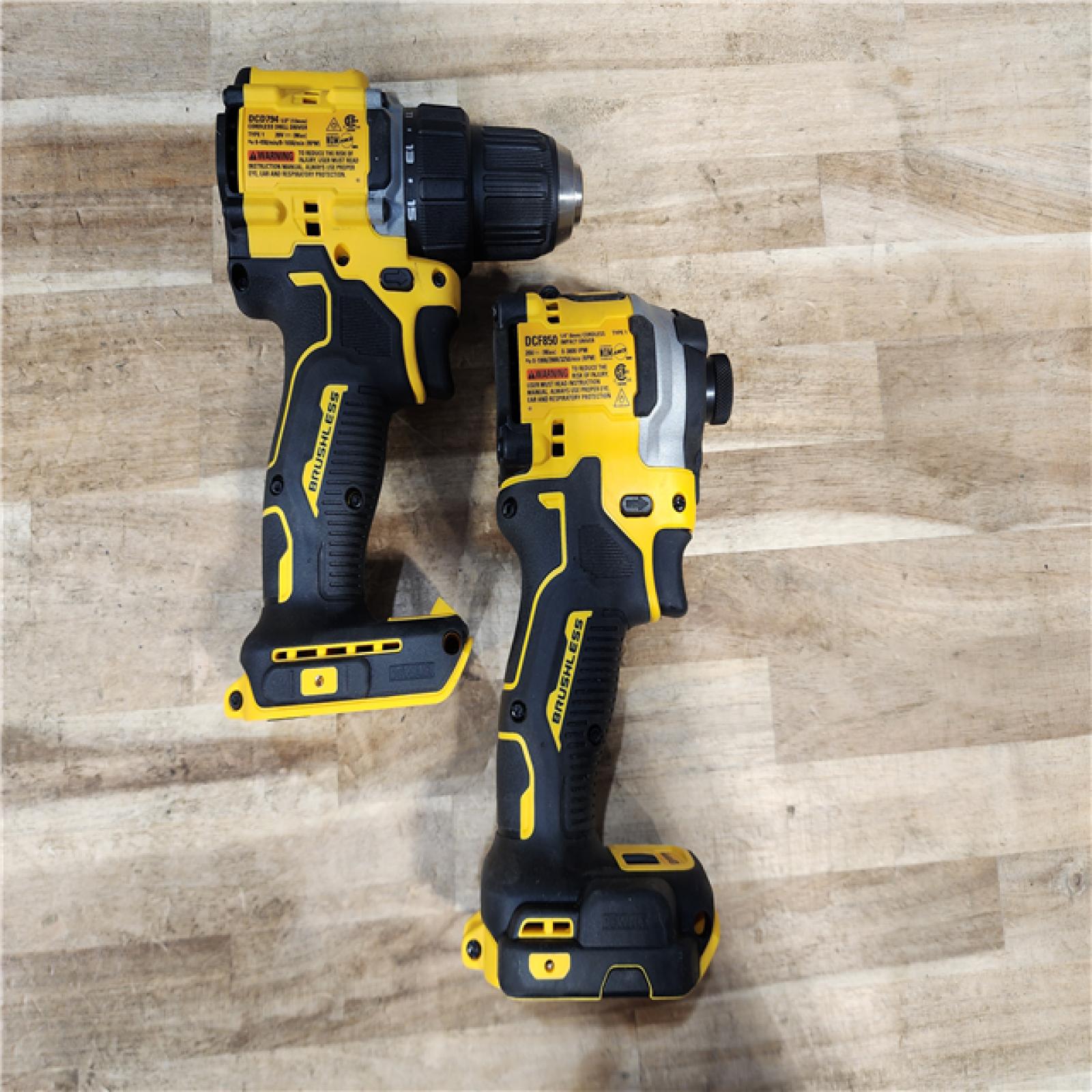 HOUSTON LOCATION - AS-IS DEWALT 2 TOOL COMBO KIT W/ (2) BATTERY & CHARGER