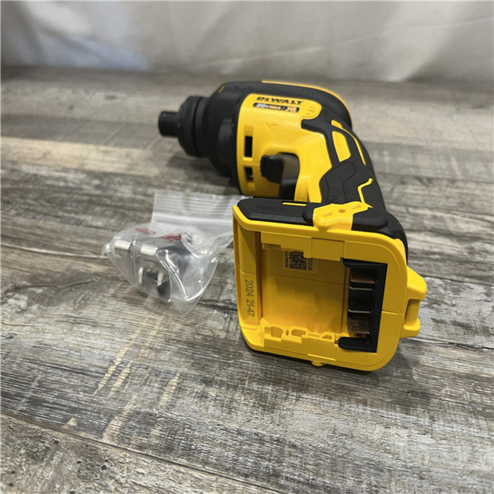 AS-IS DEWALT 20V MAX XR Cordless Brushless Drywall Screw Gun Threaded Clutch Housing (Tool Only)