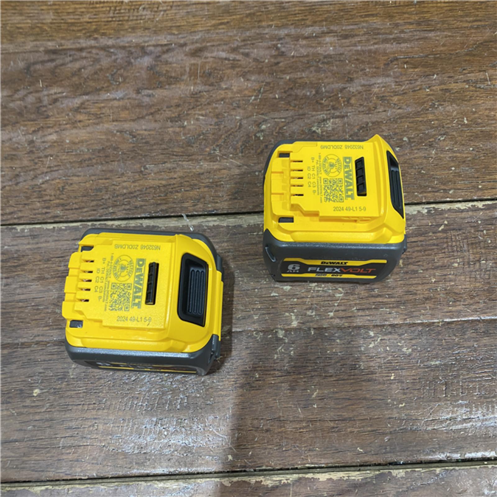 AS-IS DEWALT FLEXVOLT 20-Volt/60-Volt MAX Lithium-Ion 6.0Ah Battery Pack (2-Pack)