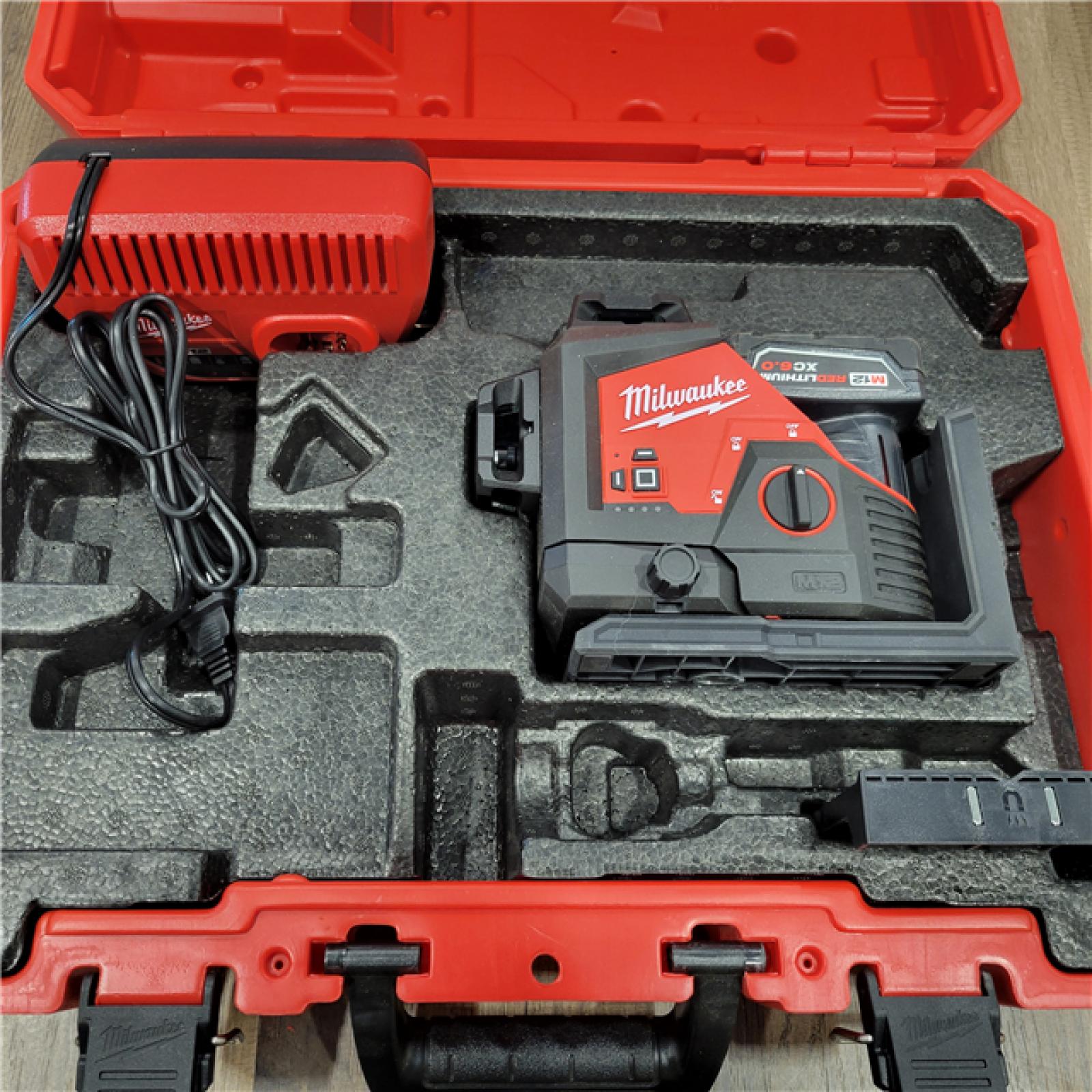 AS-IS Milwaukee-3632-21 M12 Green Beam Laser 360Â° 3-Plane Kit