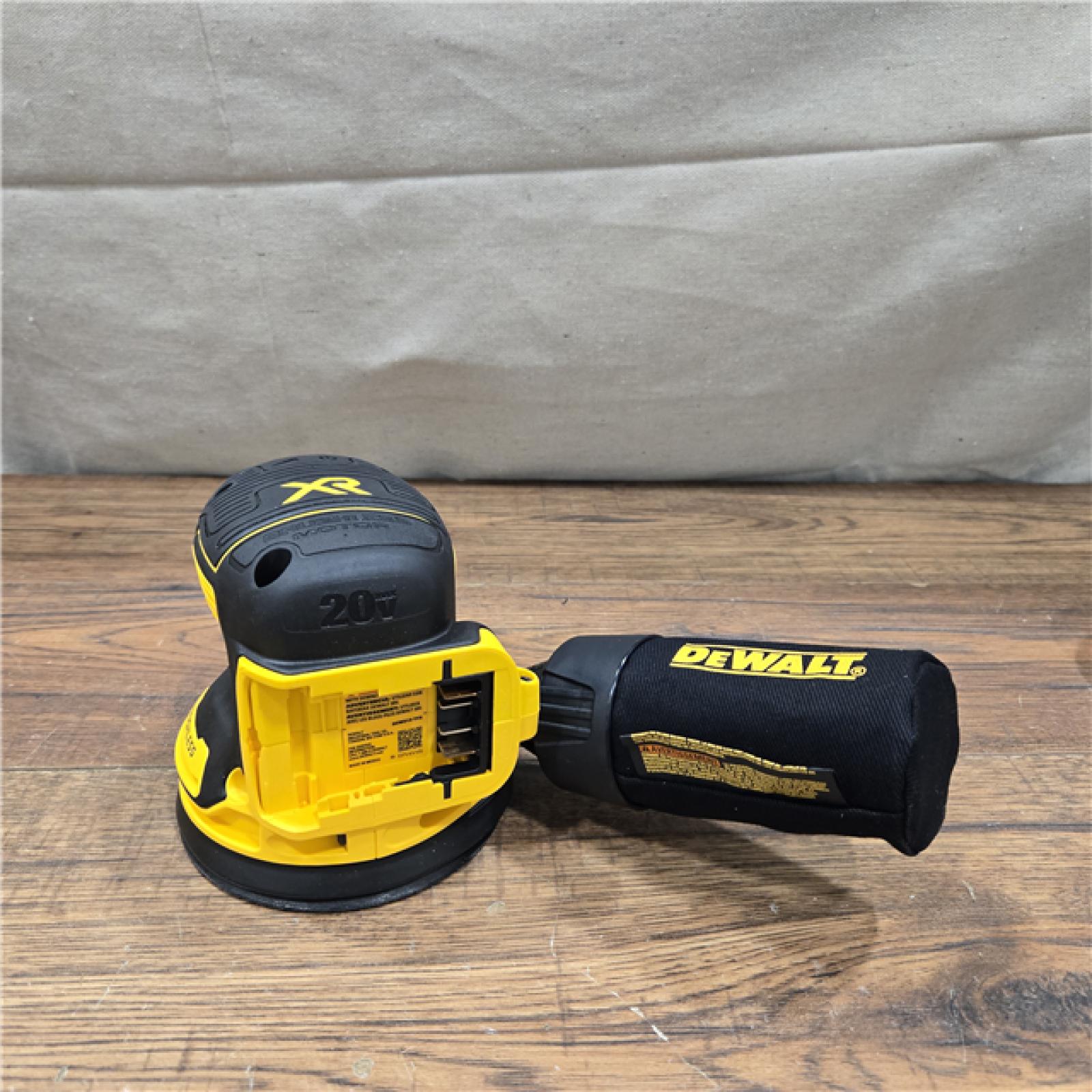AS-IS DEWALT Cordless Brushless Random Orbital Sander KIT