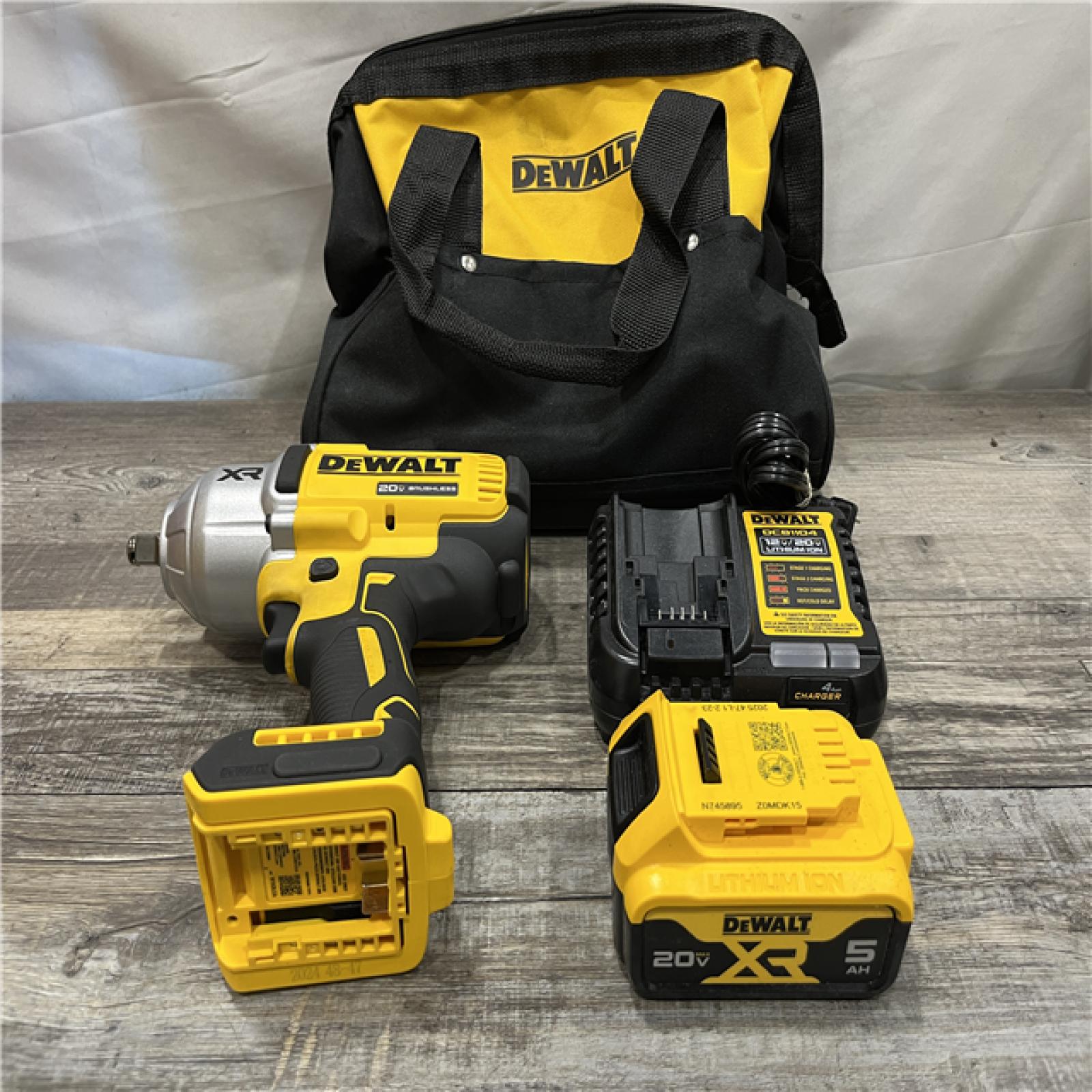 AS-IS DEWALT 20V MAX Lithium-Ion Cordless 1/2 in. Impact Wrench Kit