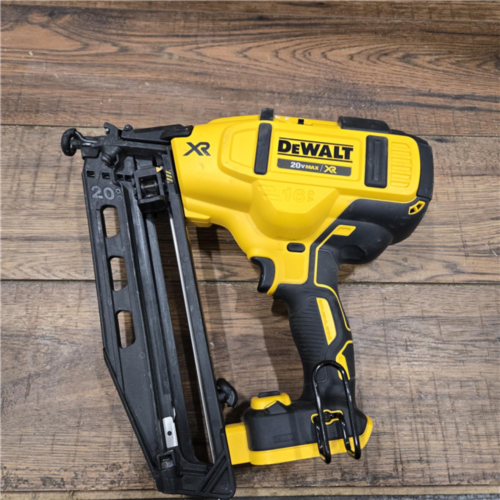 AS-IS DeWalt DCN660D1 20V 16 Gauge Cordless Angled Finish Nailer Kit W/ 2Ah Battery