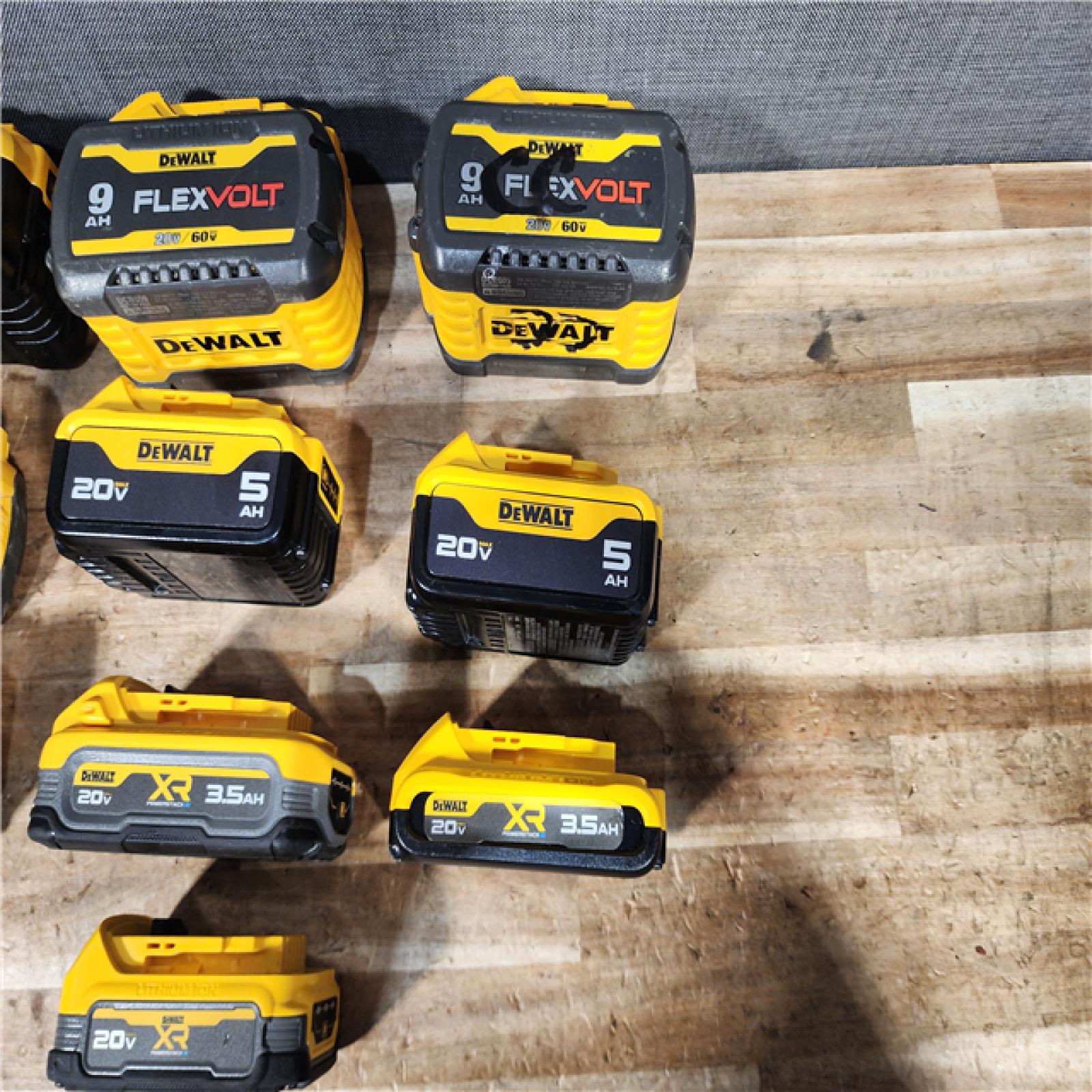 HOUSTON LOCATION - AS - IS DEWALT BATTERY PACK QTY - 10