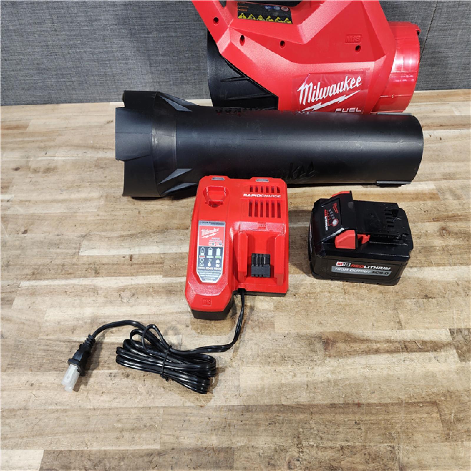 HOUSTON LOCATION - AS - IS Milwaukee FUEL 120 MPH 500 CFM 18V Lithium-Ion Brushless Cordless Handheld Blower W/ BATTERY & CHARGER
