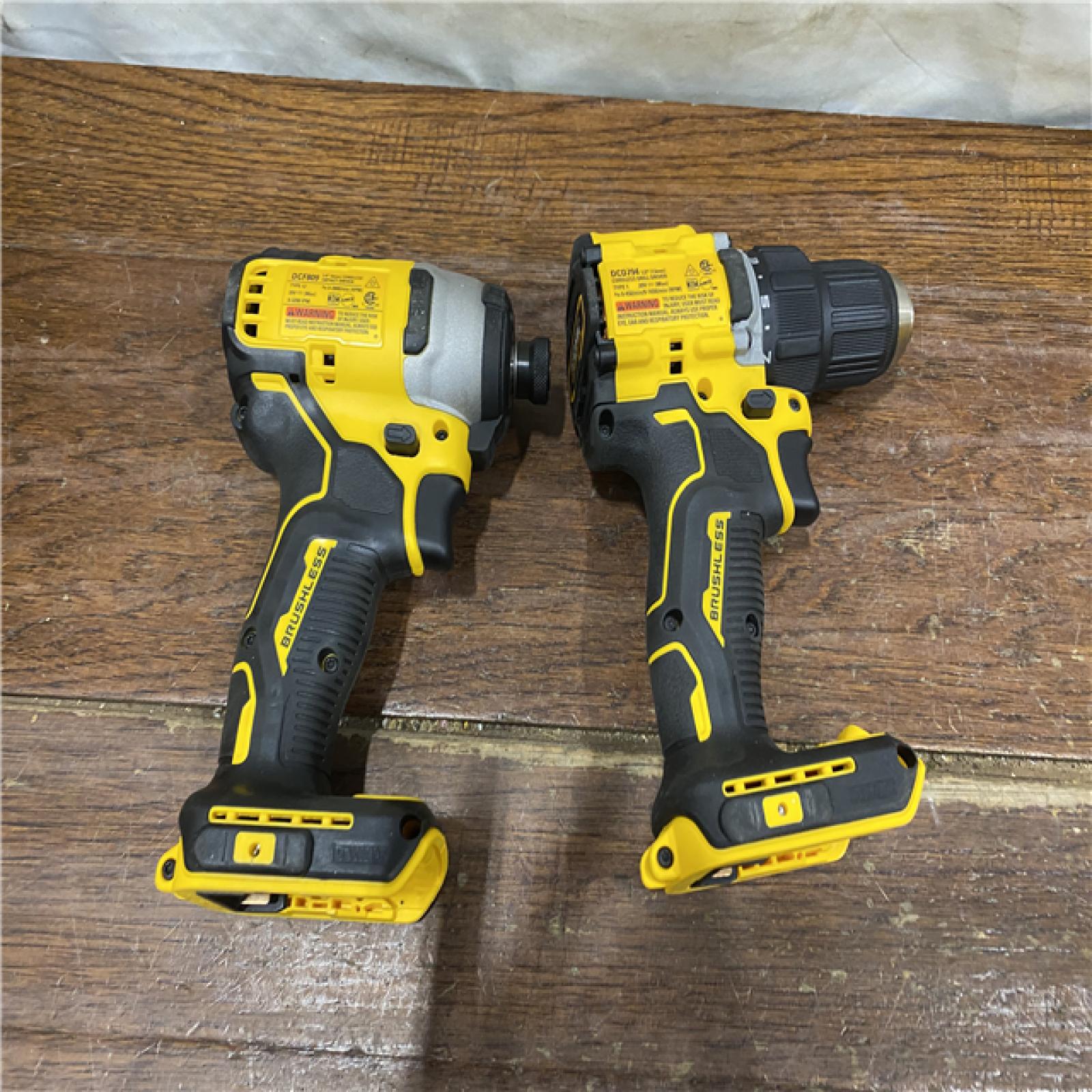 AS-IS DEWALT ATOMIC 20-Volt MAX Lithium-Ion Cordless Combo Kit (2-Tool) with (2) 2.0Ah Batteries, Charger and Bag