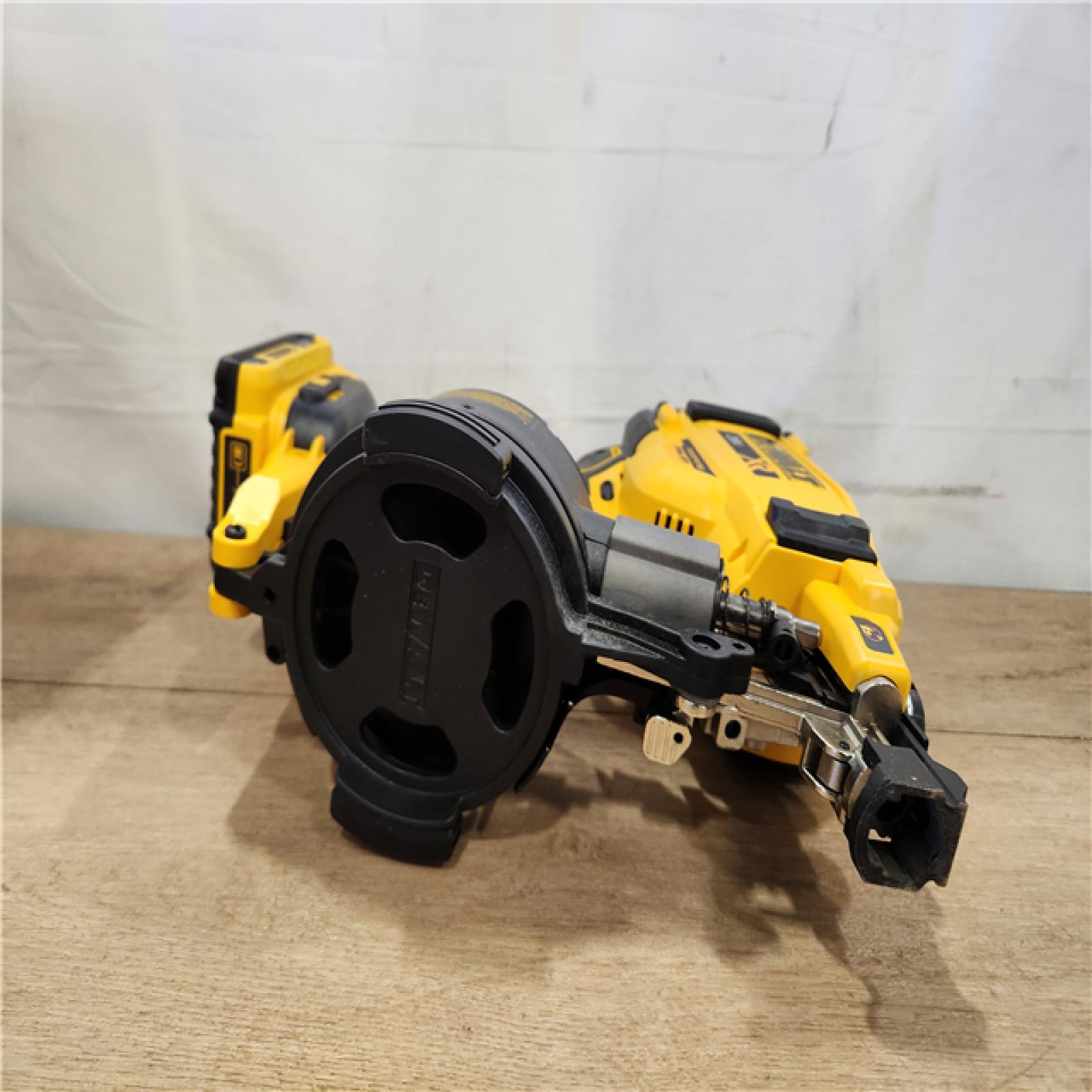 AS-IS- DEWALT 2007898 Roofing Nailer Cordless