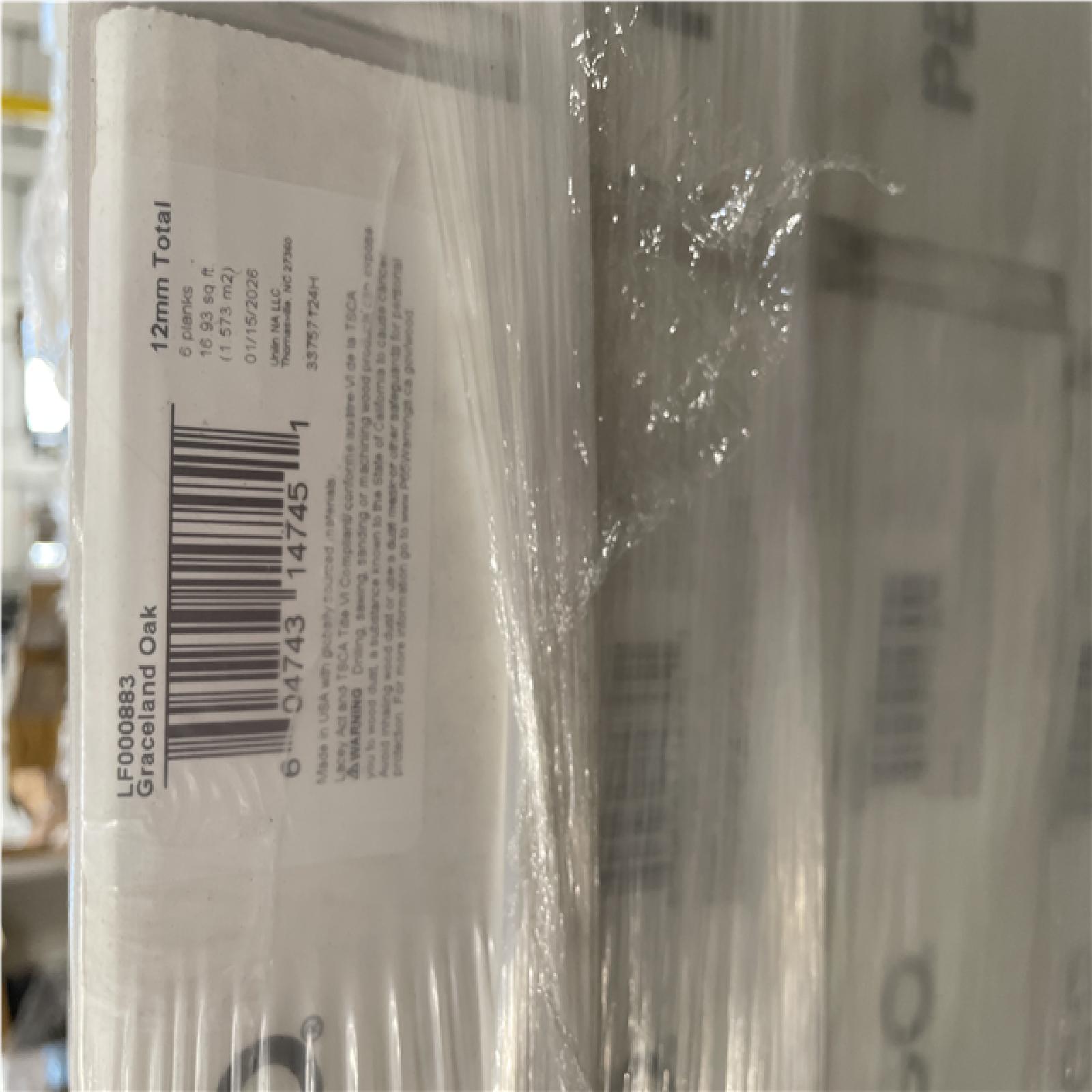 DALLAS LOCATION- Pergo Outlast+ Graceland Oak 12 mm T x 7.4 in. W Waterproof Laminate Wood Flooring (16.93 sqft/case)PALLET-(60 CASES)