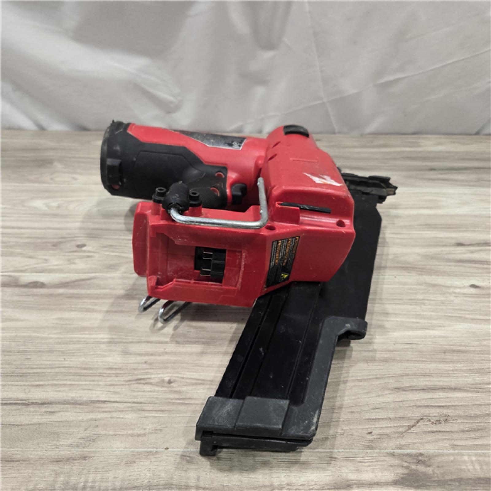 AS-IS Milwaukee 2744-20 M18 FUEL 3-1/2 in. 18V 21-Degree Cordless Framing Nailer (Tool-Only)