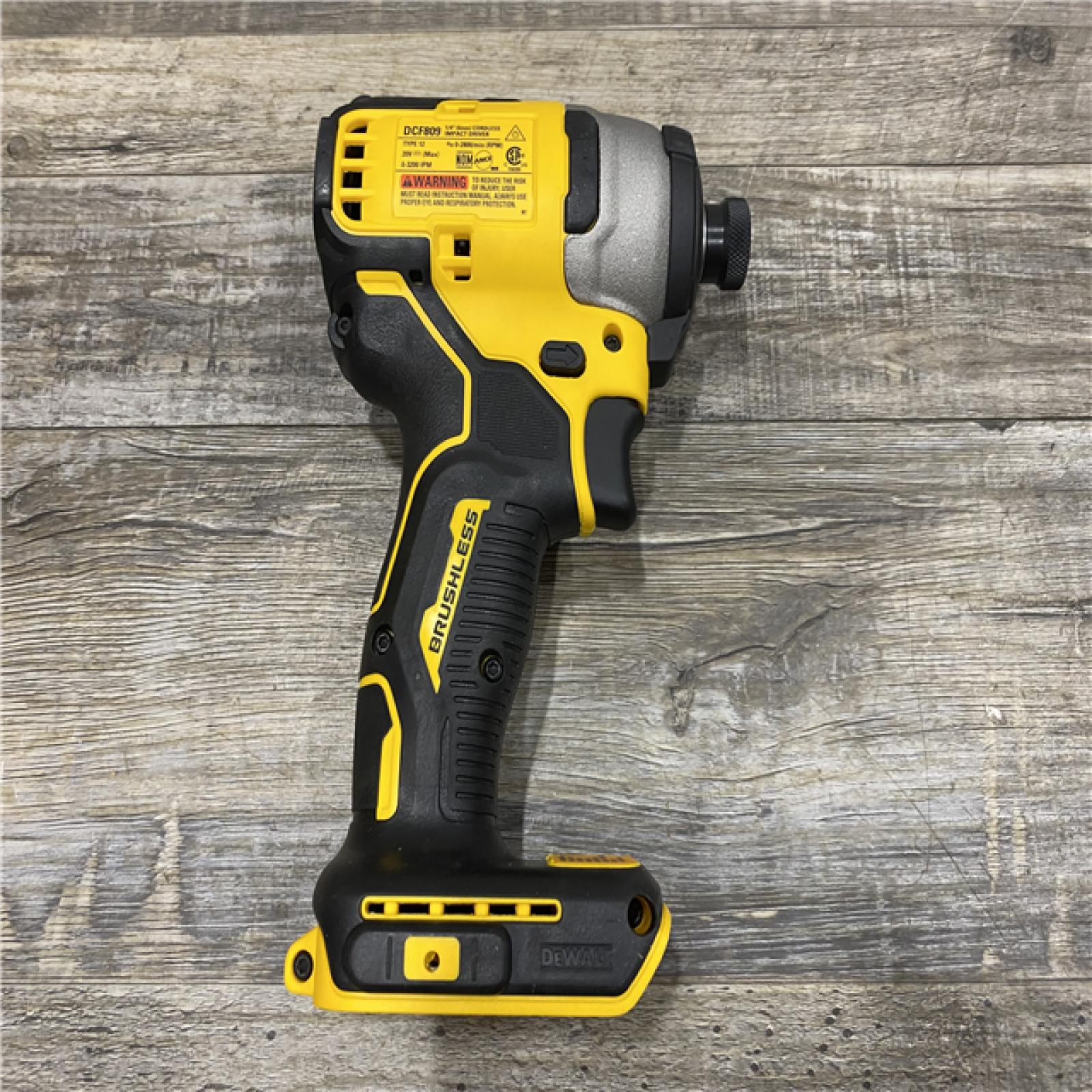 AS-IS DEWALT Atomic 20V Max Lithium-Ion Brushless Cordless Compact 1/4 in. Impact Driver Kit