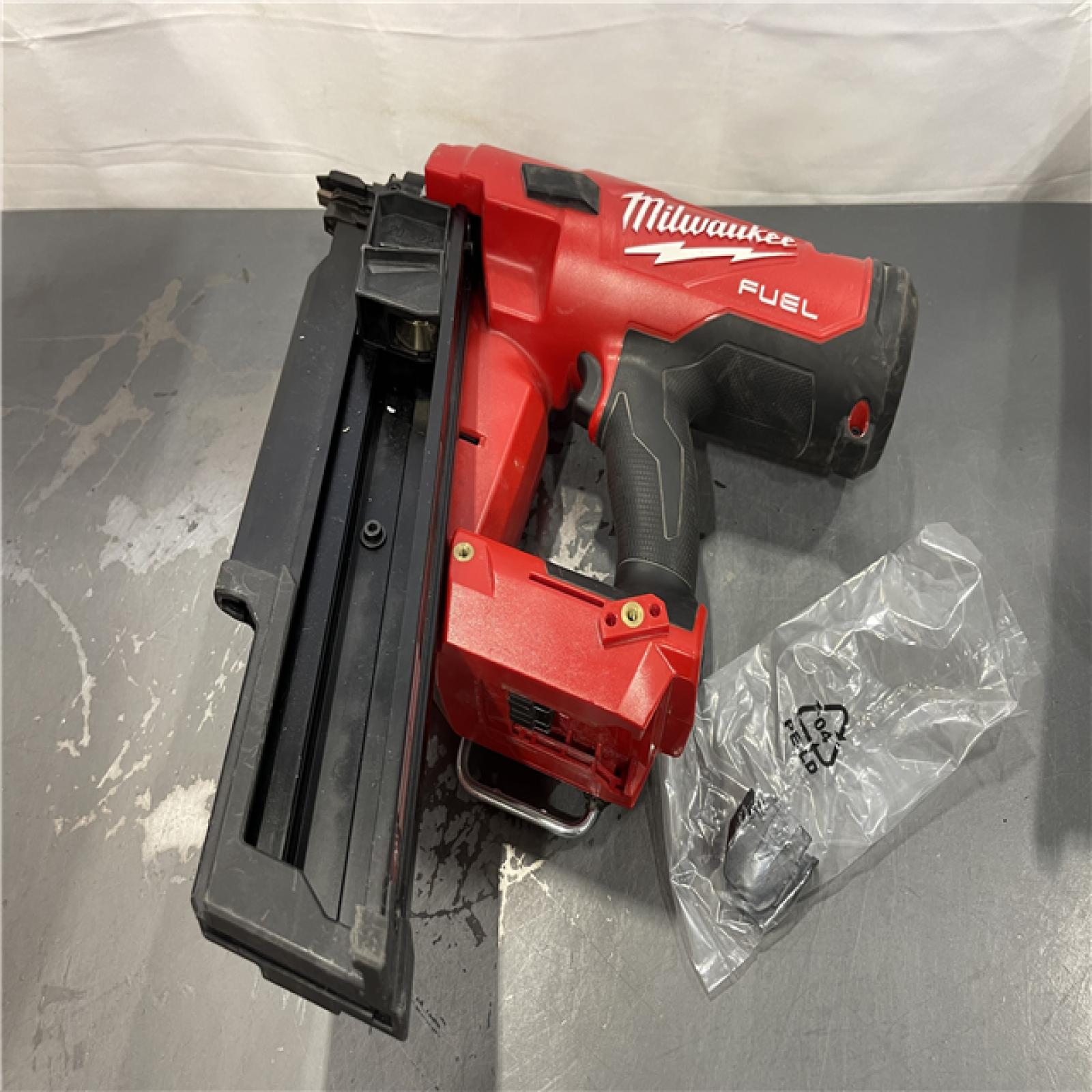 AS-IS - Milwaukee M18 FUEL 3-1/2 in. 18-Volt 21-Degree Lithium-Ion Brushless Cordless Framing Nailer