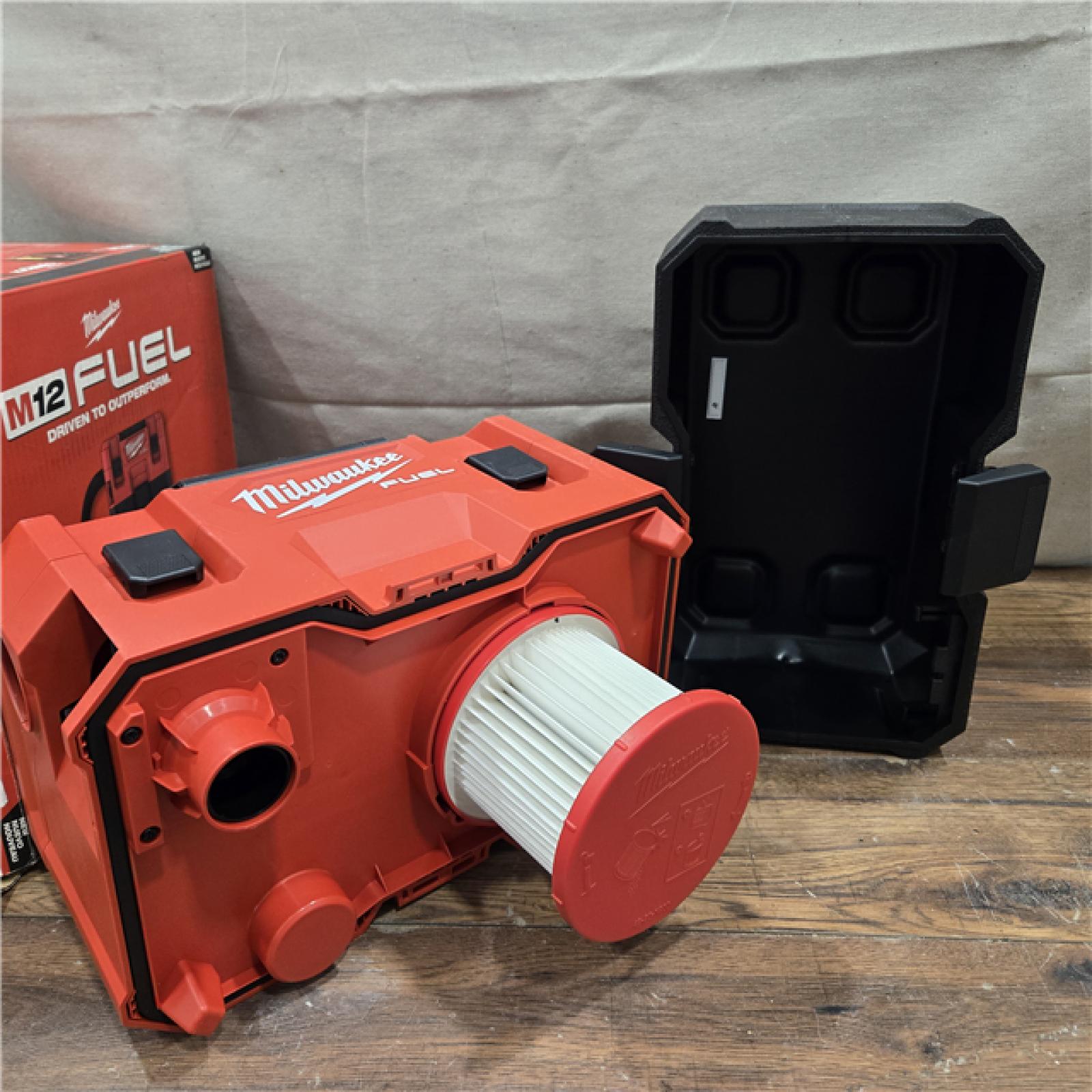 AS-IS Milwaukee M12 FUEL Brushless Cordless 1.6 Gal. Wet/Dry Vacuum (Vacuum-Only)