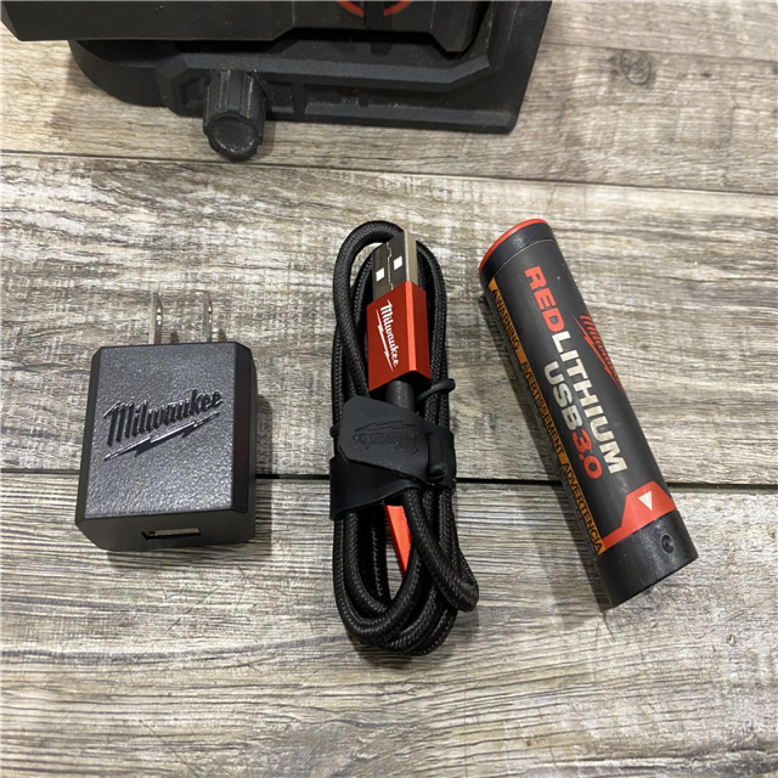 AS-IS Milwaukee 100 ft. REDLITHIUM Lithium-Ion USB Green Rechargeable Cross Line Laser Level Kit