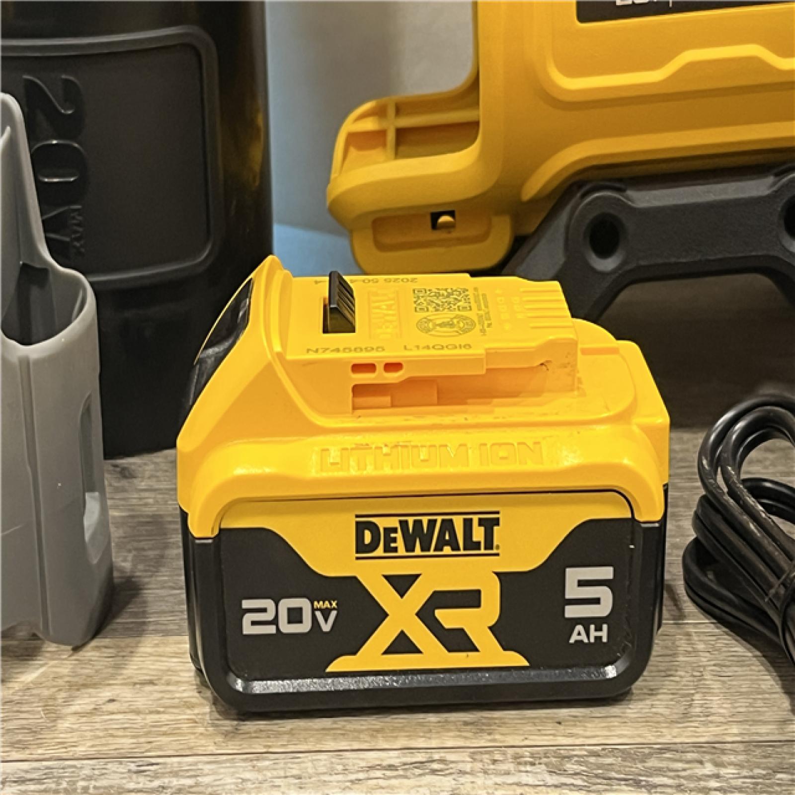 AS-IS DEWALT 20V MAX* XR Brushless Cordless Handheld Blower Kit