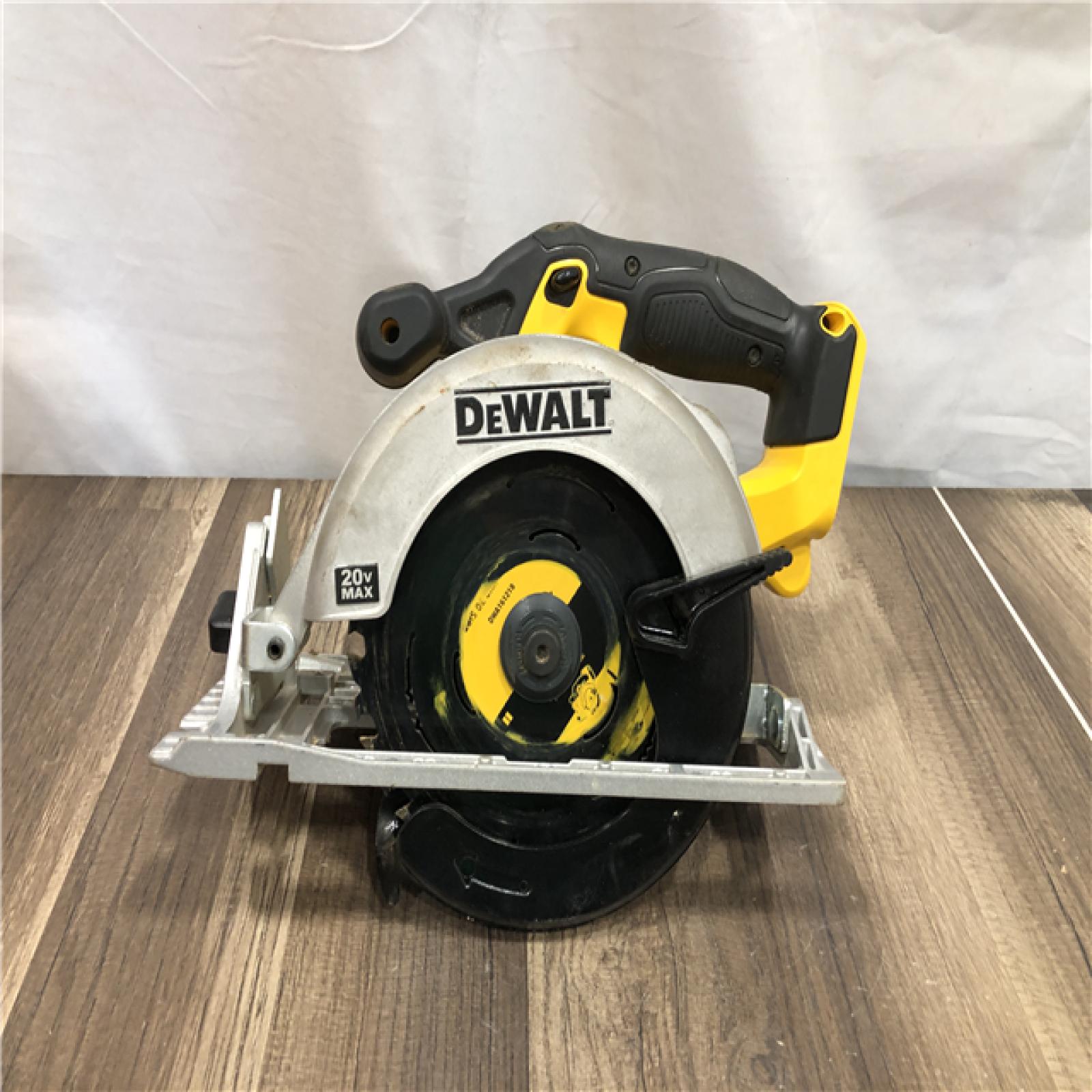 AS-IS DEWALT 20V MAX Cordless 6.5 in. Sidewinder Style Circular Saw (Tool Only)