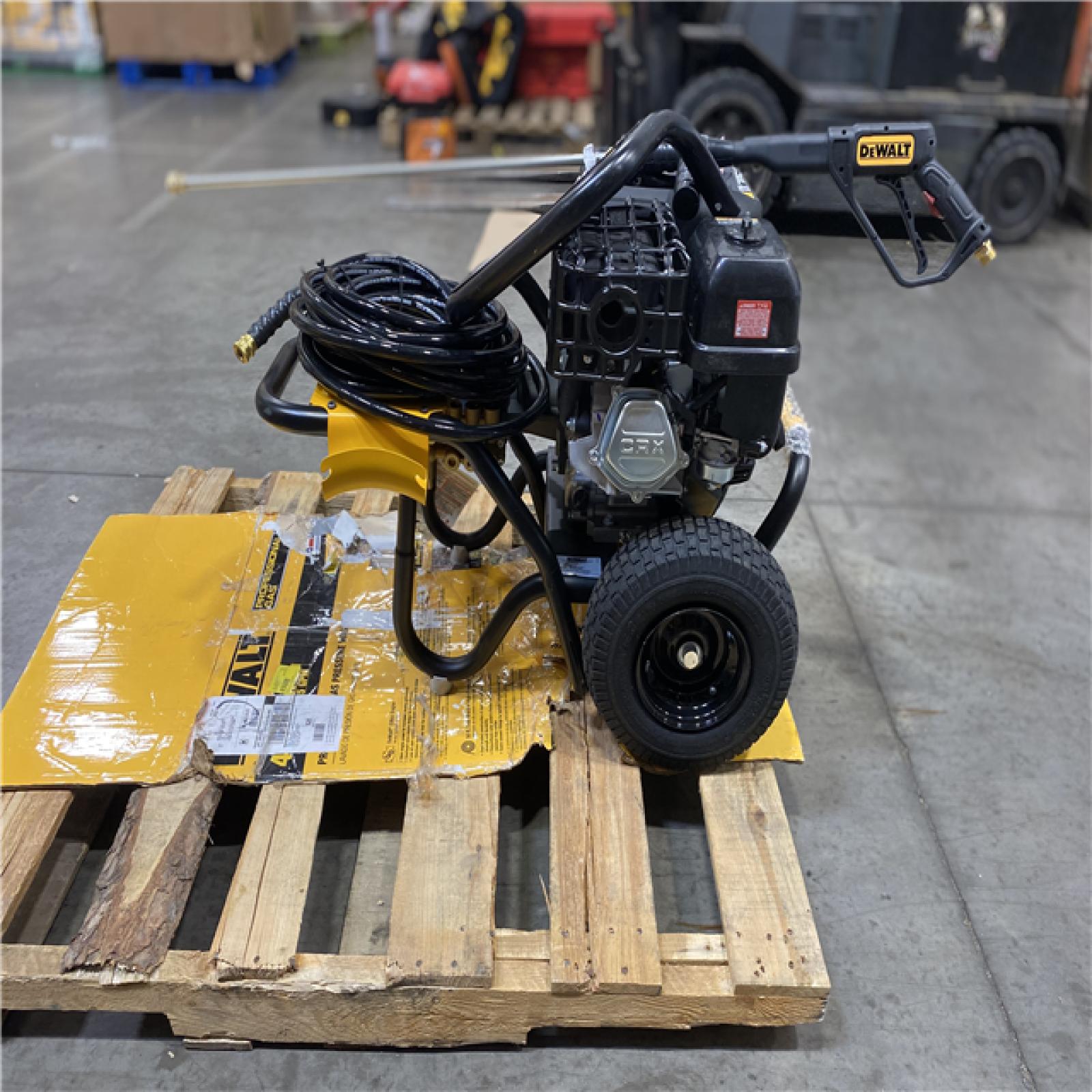 Dallas Location - As-Is DEWALT 4000 PSI 3.5 GPM Gas Pressure Washer