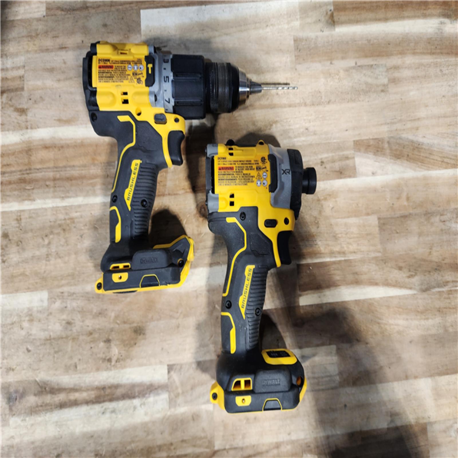 HOUSTON LOCATION - AS-IS DEWALT 2 TOOL COMBO KIT W/ (2) BATTERY & CHARGER