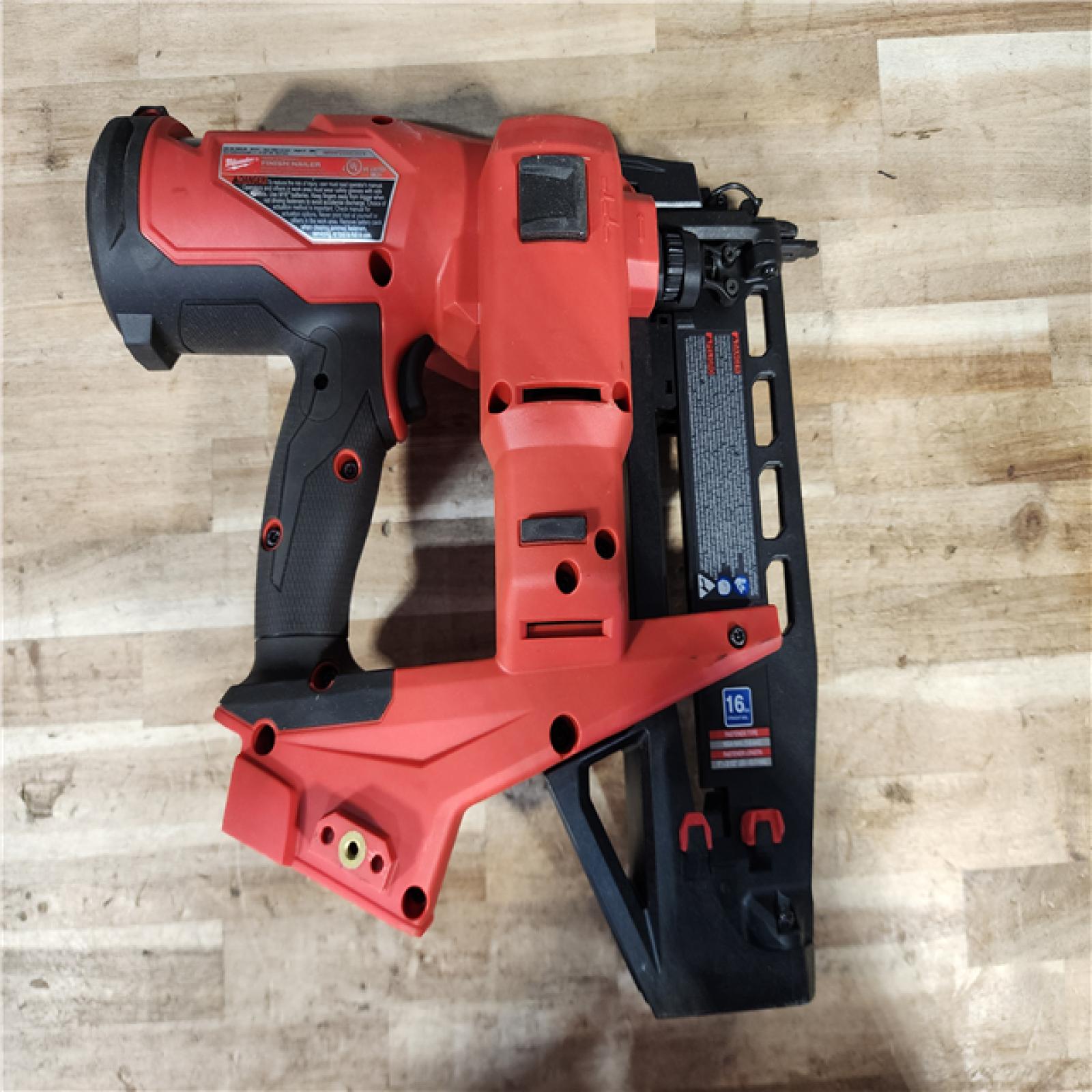 HOUSTON LOCATION - AS-IS (APPEARS LIKE NEW) Milwaukee FUEL 18-Volt Lithium-Ion Brushless Cordless Gen ll 16-Gauge Straight Finish Nailer (Tool Only)