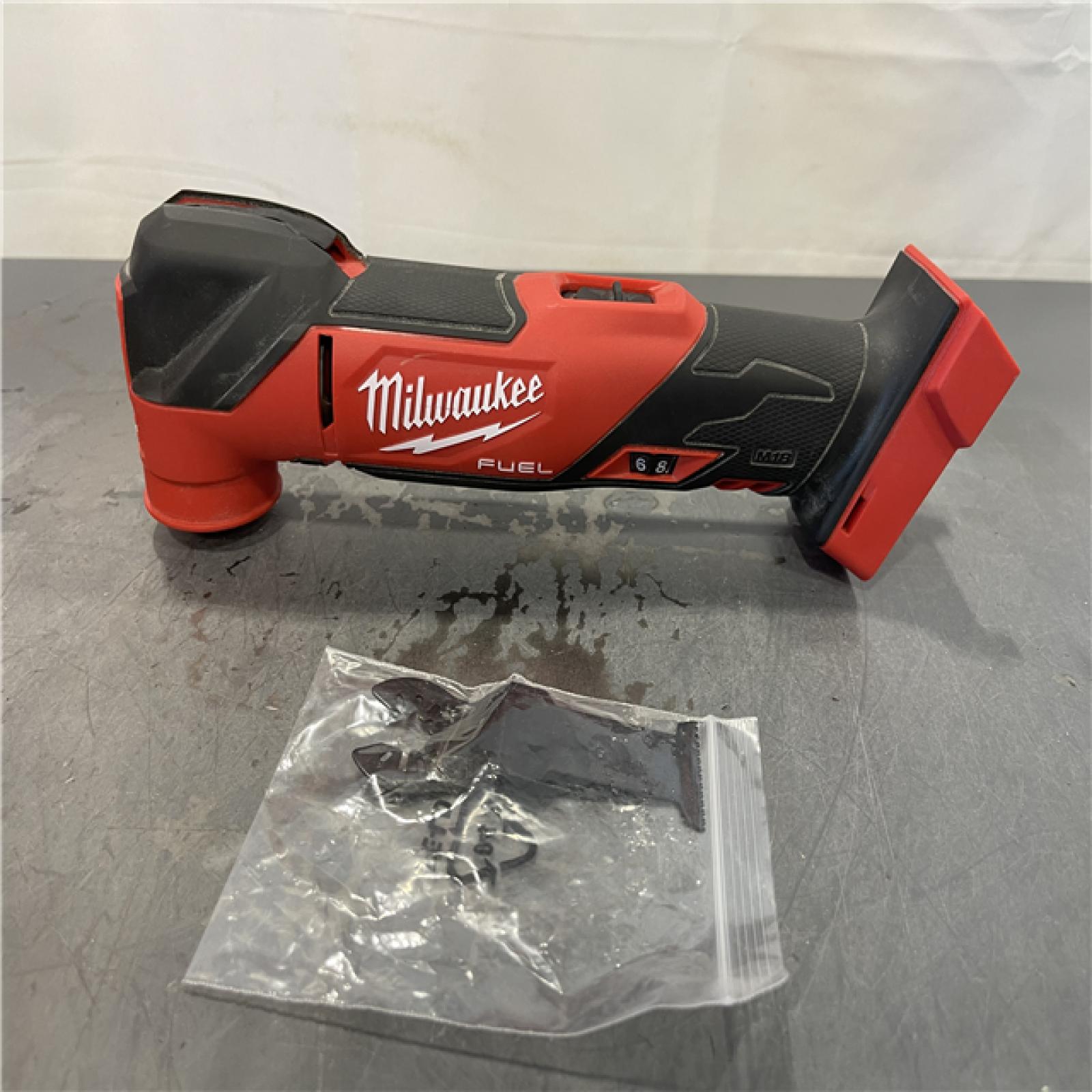 AS-IS - Milwaukee M18 FUEL 18V Lithium-Ion Cordless Brushless Oscillating Multi-Tool