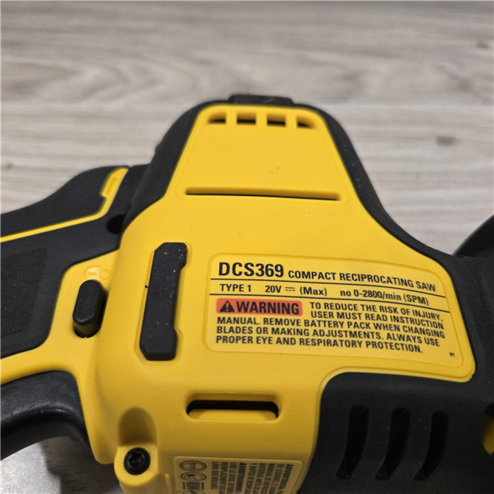 AS-IS Dewalt ATOMIC 20V MAX Cordless One-Handed Reciprocating Saw (Tool Only)