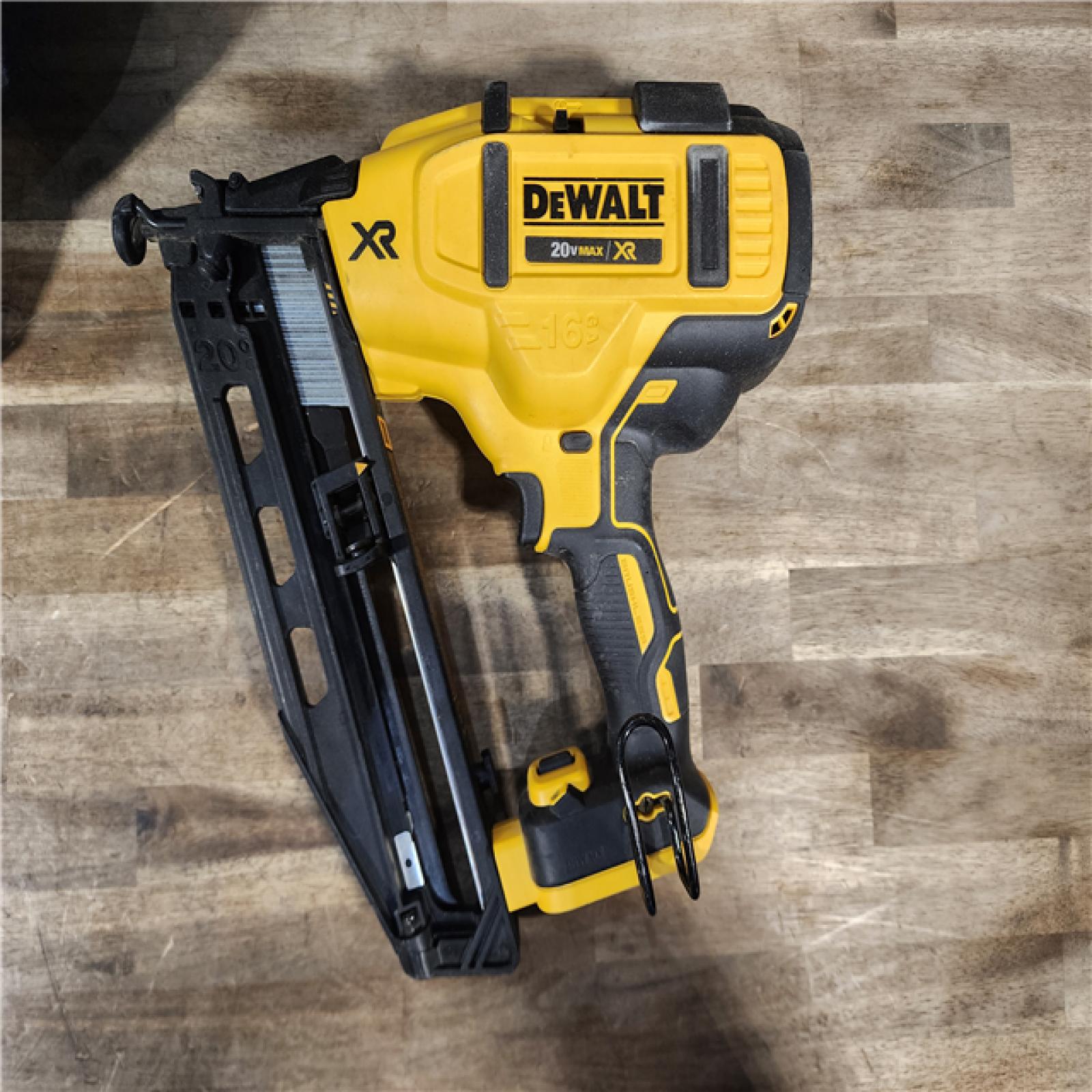 HOUSTON LOCATION - AS-IS DeWalt DCN660D1 20V 16 Gauge Cordless Angled Finish Nailer Kit W/ 2Ah Battery