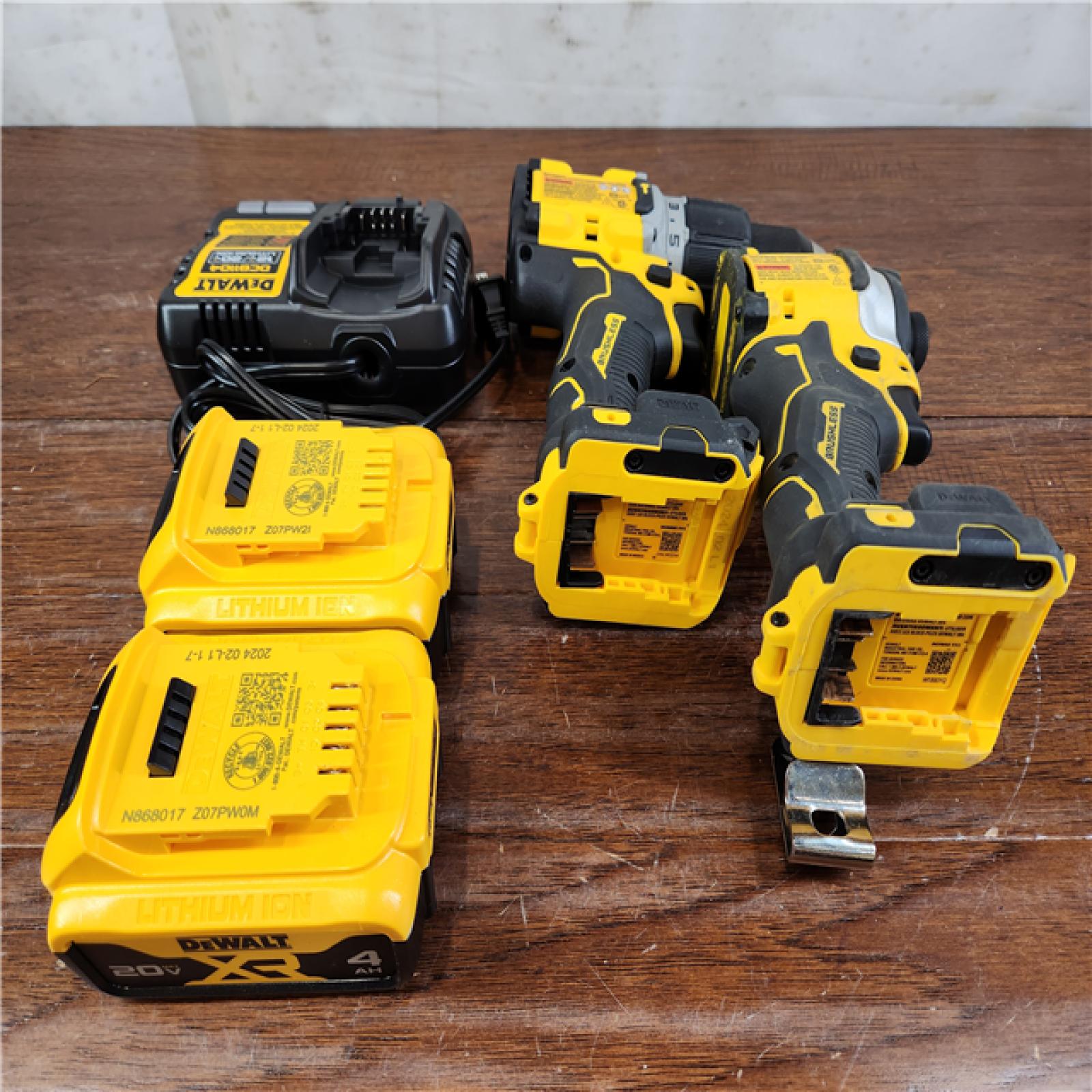AS-IS DeWalt 20V MAX Brushless Cordless Hammer Drill & Impact Driver (2-Tool) Combo Kit