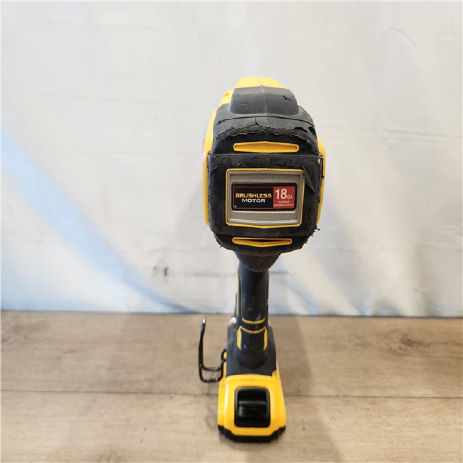 AS-IS- DEWALT DCN681D1 20V 18Ga Stapler Kit