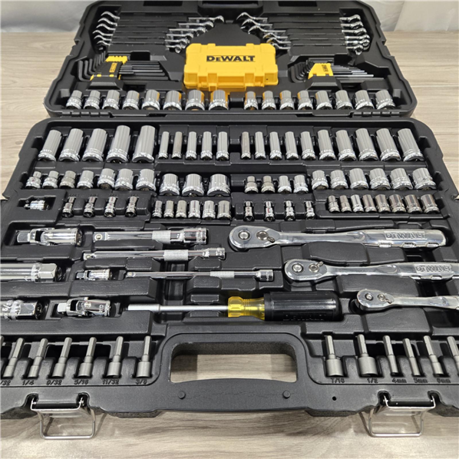 AS-IS DEWALT 168 Piece Mechanic's Tool Kit