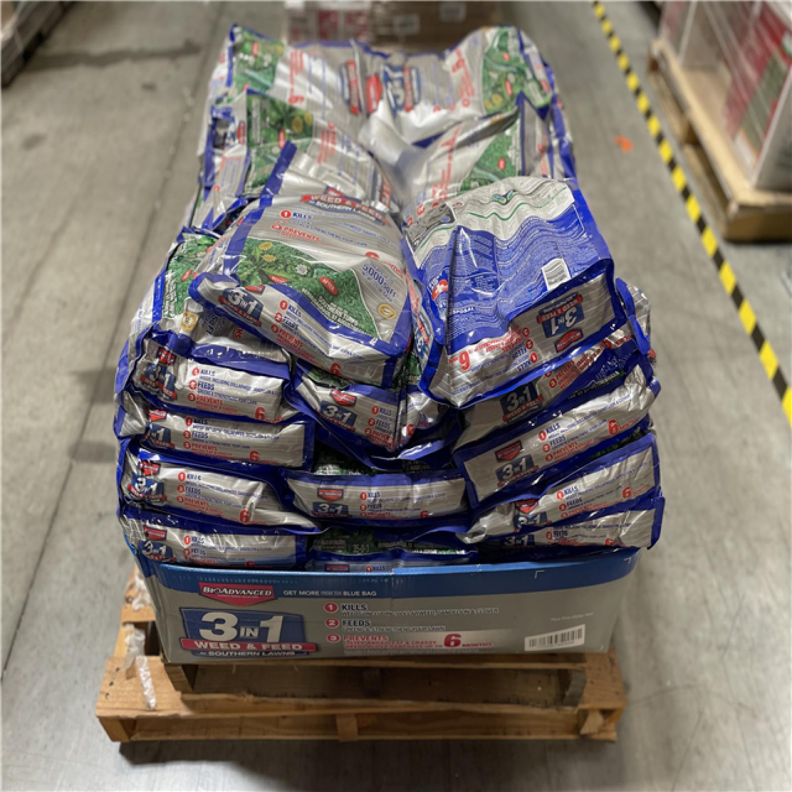DALLAS LOCATION- Bayer BIOADVANCED 3-in-1 Weed/Feed 12.5 Lb Fertilizer PALLET (56 UNITS )
