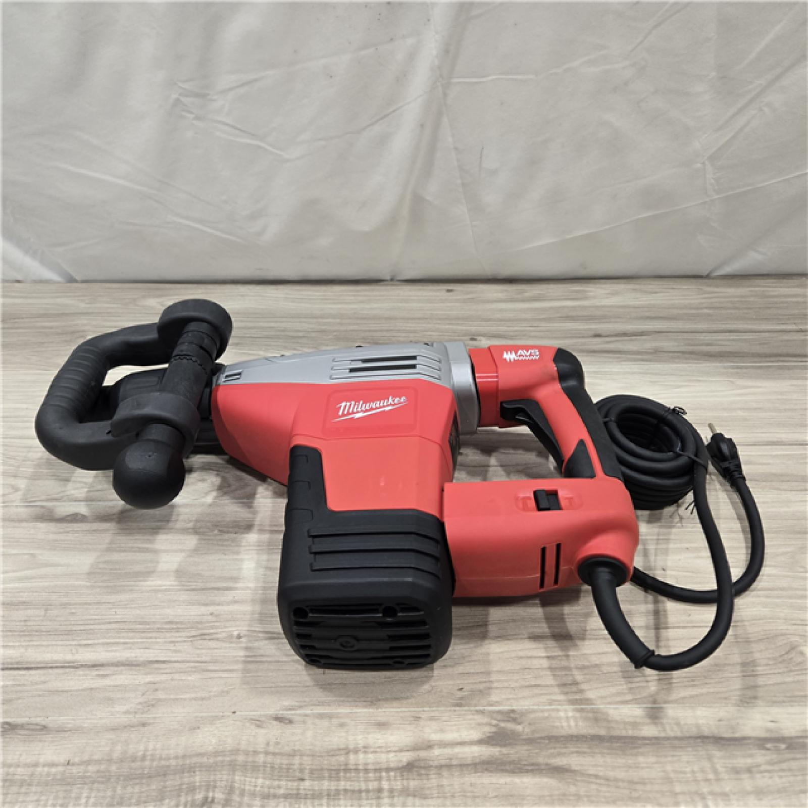 AS-IS Milwaukee 5446-21 SDS MAX Demolition Hammer