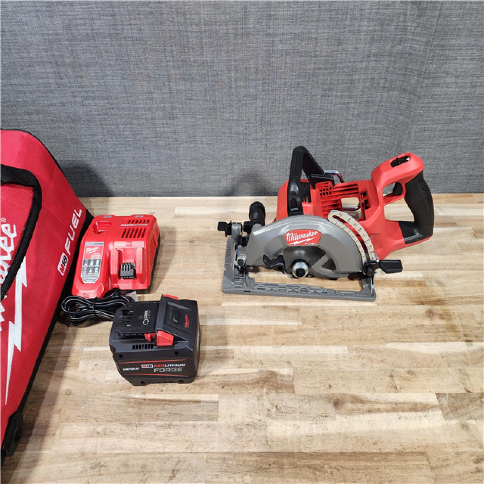 HOUSTON LOCATION - AS-IS (APPEARS LIKE NEW) M18 FUEL 18V Lithium-Ion Cordless 7-1/4 in. Rear Handle Circular Saw Kit with FORGE 12.0 Ah Battery and Rapid Charger