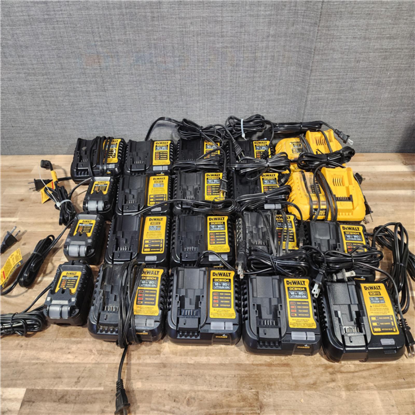 HOUSTON LOCATION - AS-IS DEWALT BATTERY CHARGER PACK QTY - 20