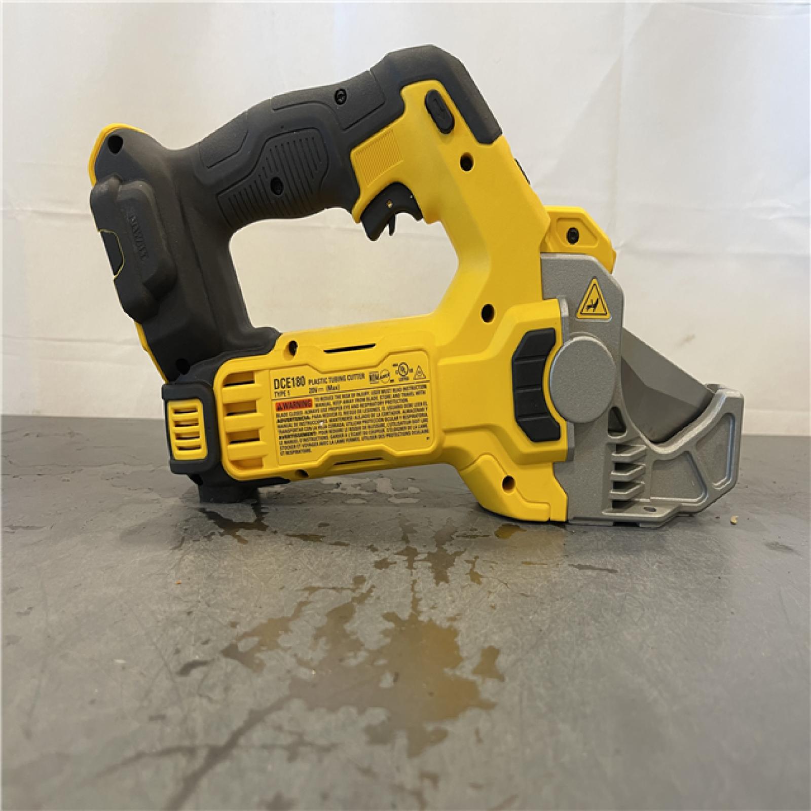 AS-IS - DeWalt 20V MAX Cordless Plastic Tubing Cutter