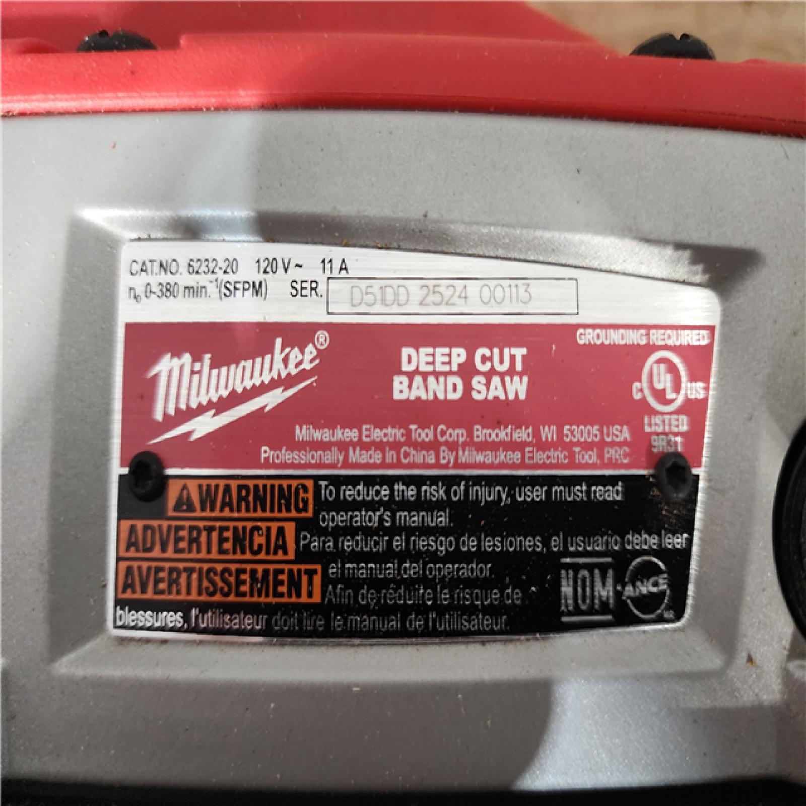 HOUSTON LOCATION - AS - IS Milwaukee 6232-21 - 120V 11.0A Corded Variable Speed Band Saw