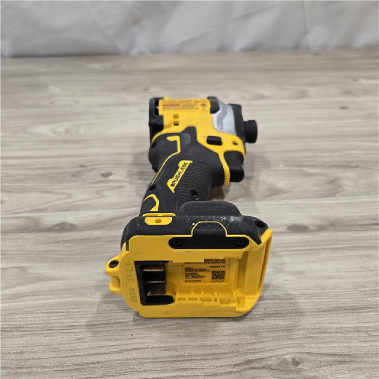 AS-IS DeWalt 20V MAX ATOMIC 1/4 in. Cordless Impact Driver Kit