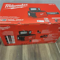 NEW! Milwaukee M18 PACKOUT Light/Charger