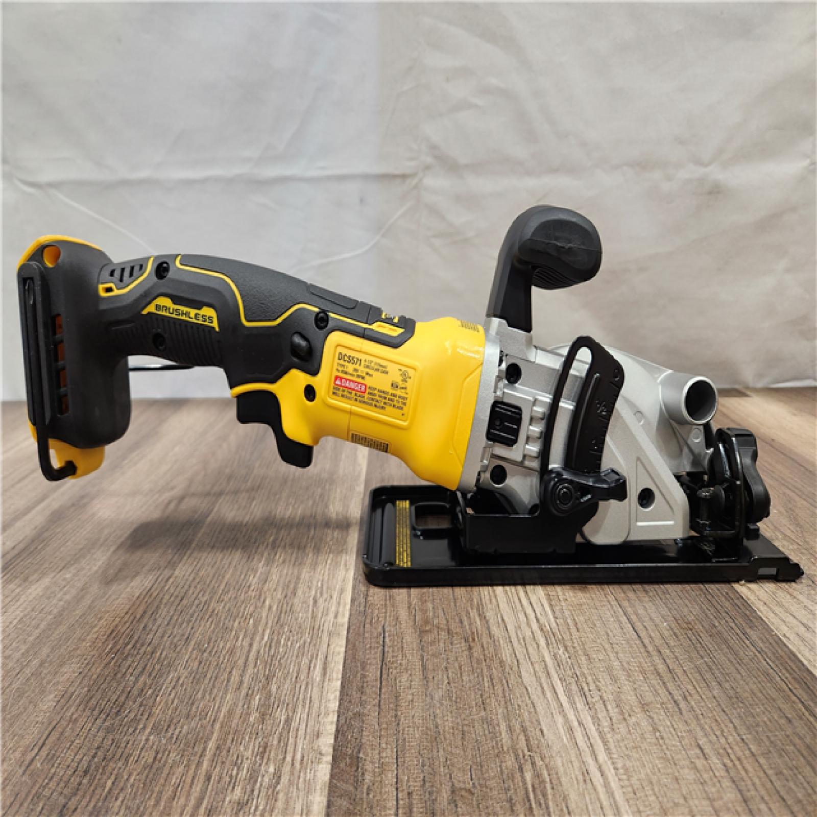 AS-IS- DEWALT ATOMIC 20V MAX Cordless Brushless 4-1/2 in. Circular Saw (Tool Only)