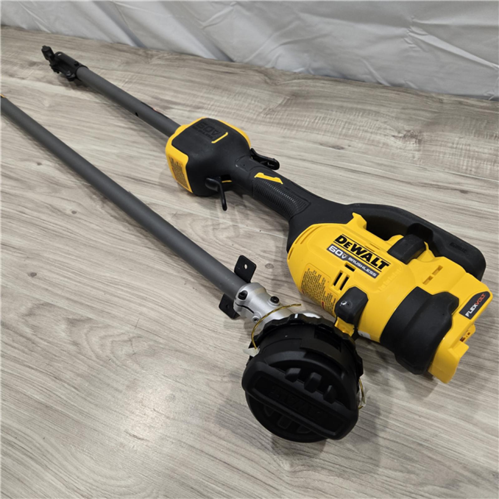LIKE NEW! - DEWALT FLEXVOLT 60V MAX Cordless Trimmer Kit