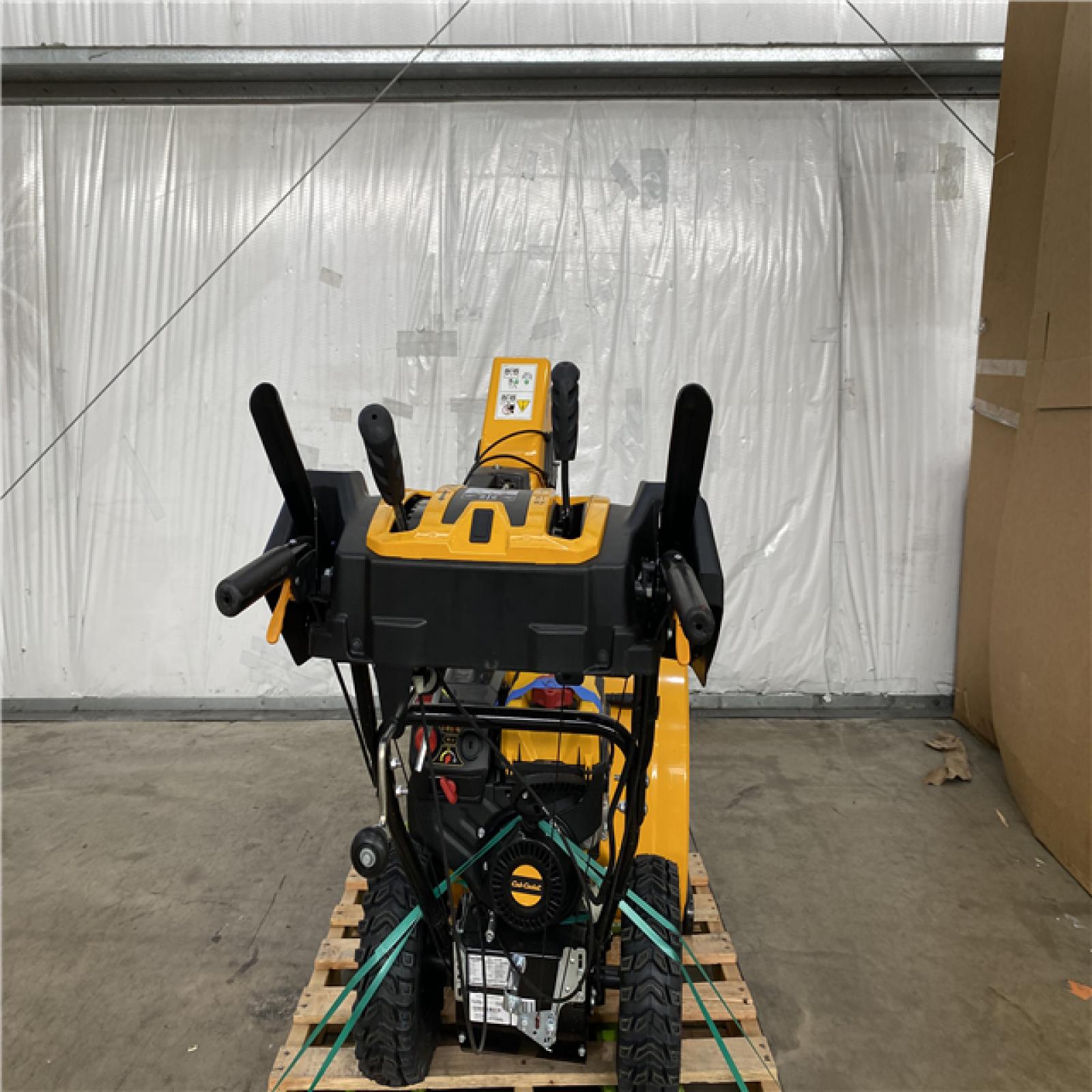 Houston Location - AS-IS Cub Cadet 2x 26'' in Snow Blower