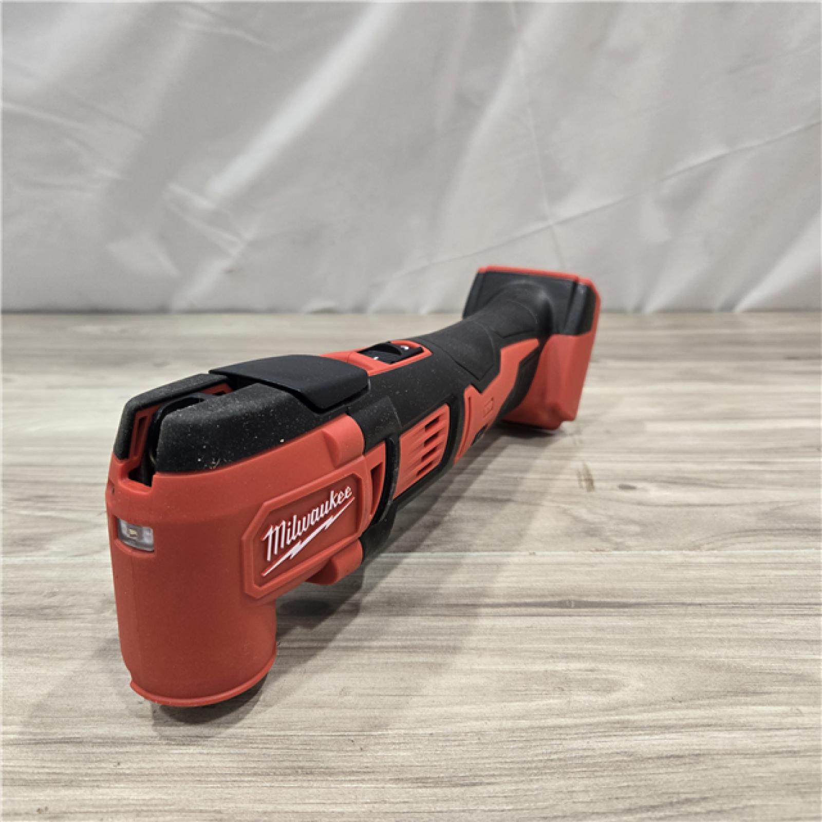 AS-IS Milwaukee 2626-20 M18 Cordless Multi-Tool (Tool Only)