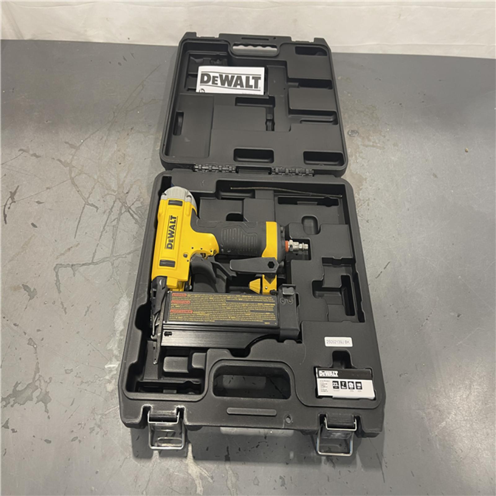 AS-IS- Dewalt-DWFP2350K 23 GA Pin Nailer
